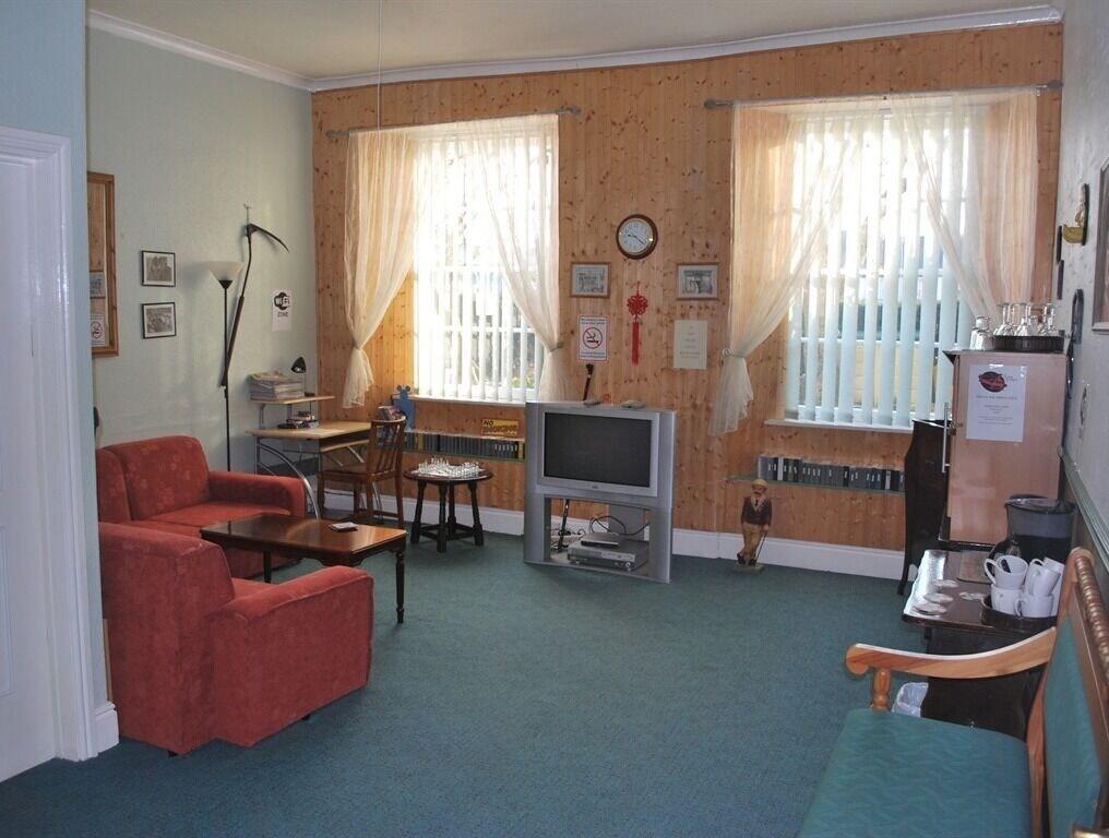 Bar/Salón College Guest House