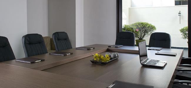 Sala de Reuniones Cyan Suites