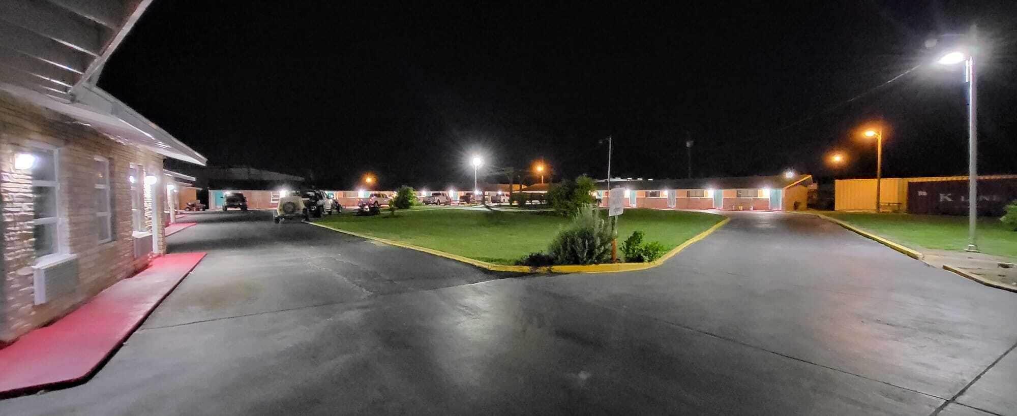 Varios Gulfway Motel By OYO Near Airport I 37