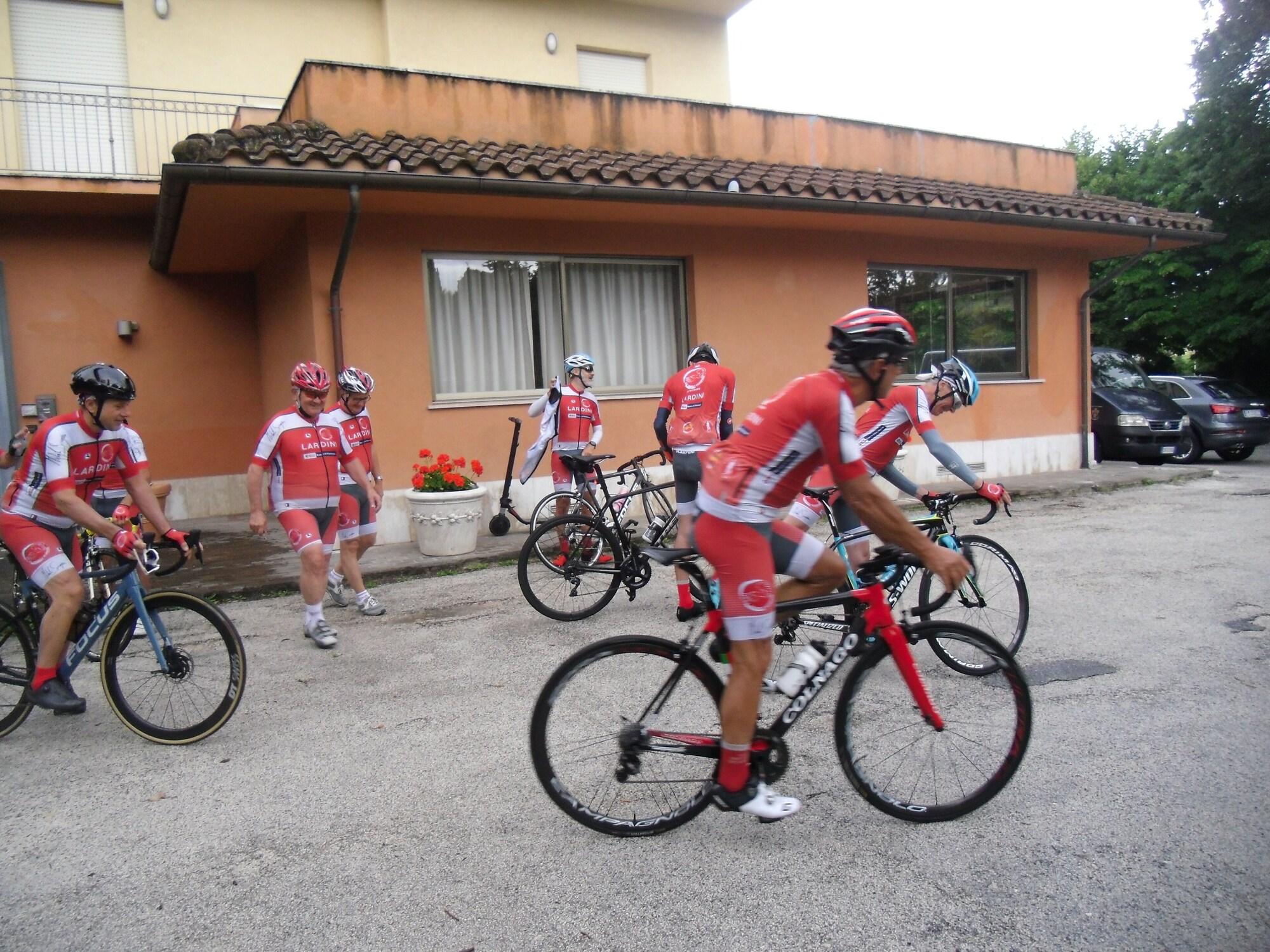 Vista Exterior Settecolli Sport Hostel - Double Room 108