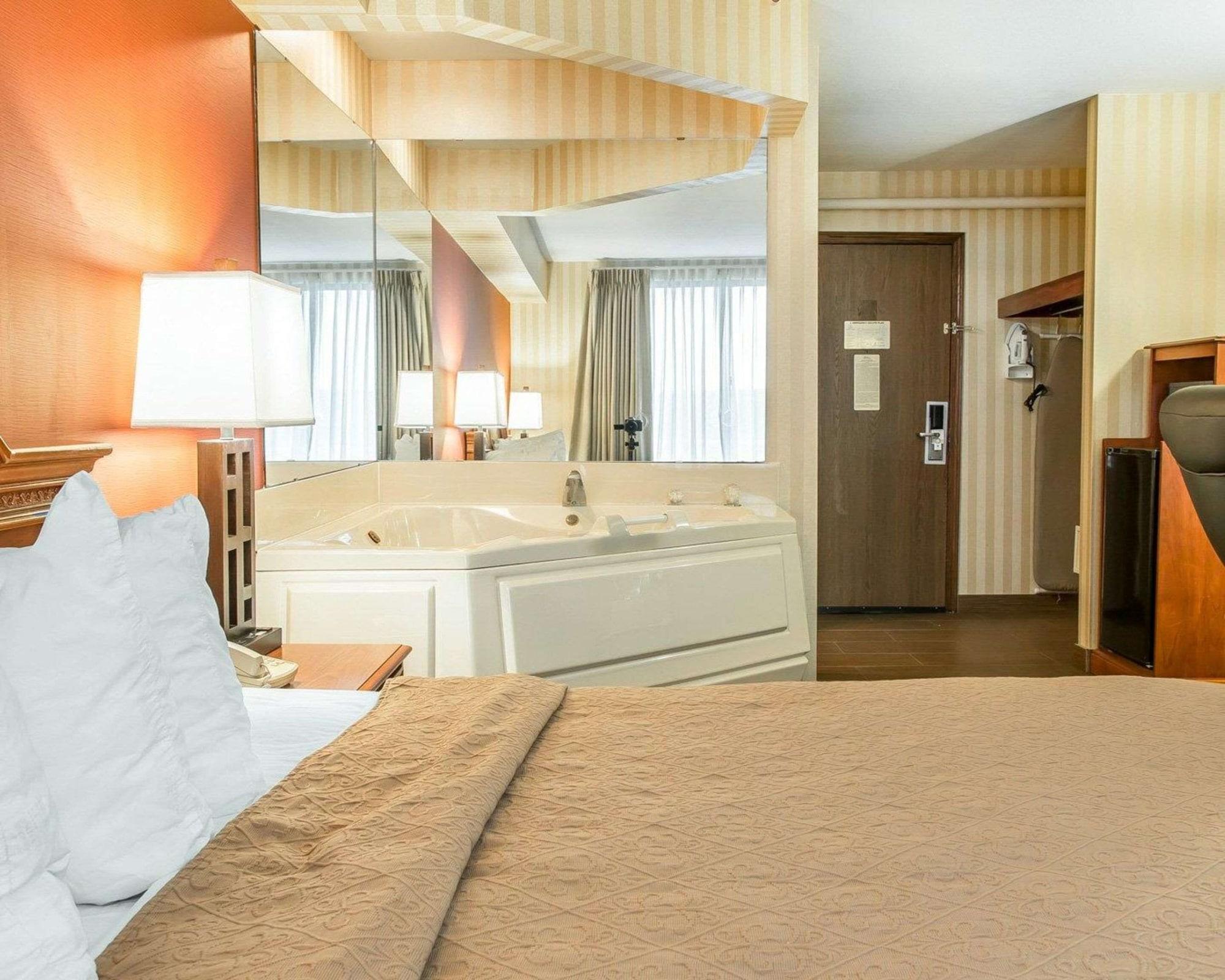 Varios Quality Inn Gaylord