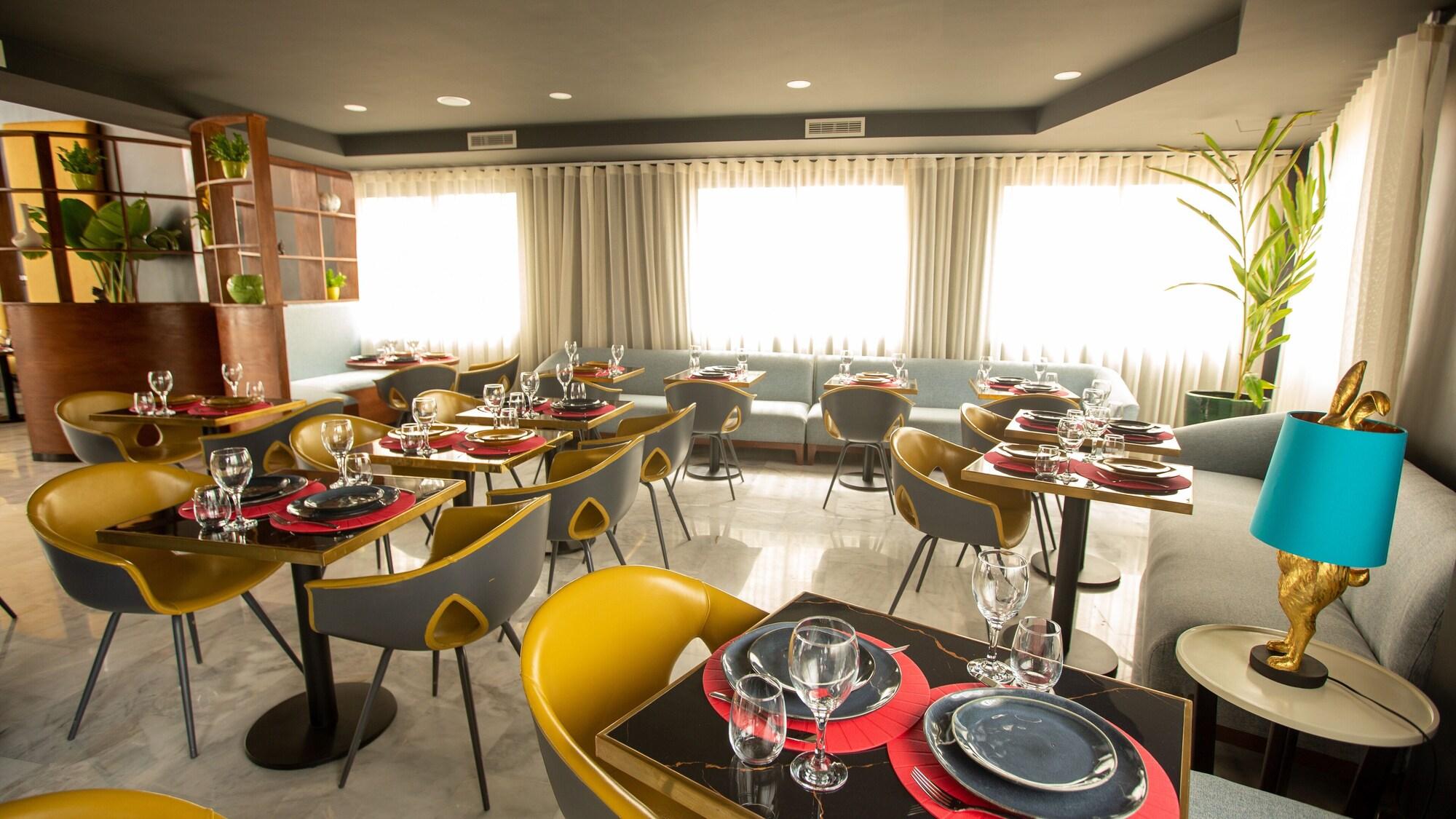 Restaurant Fourteen Hotel Ain Sebaa