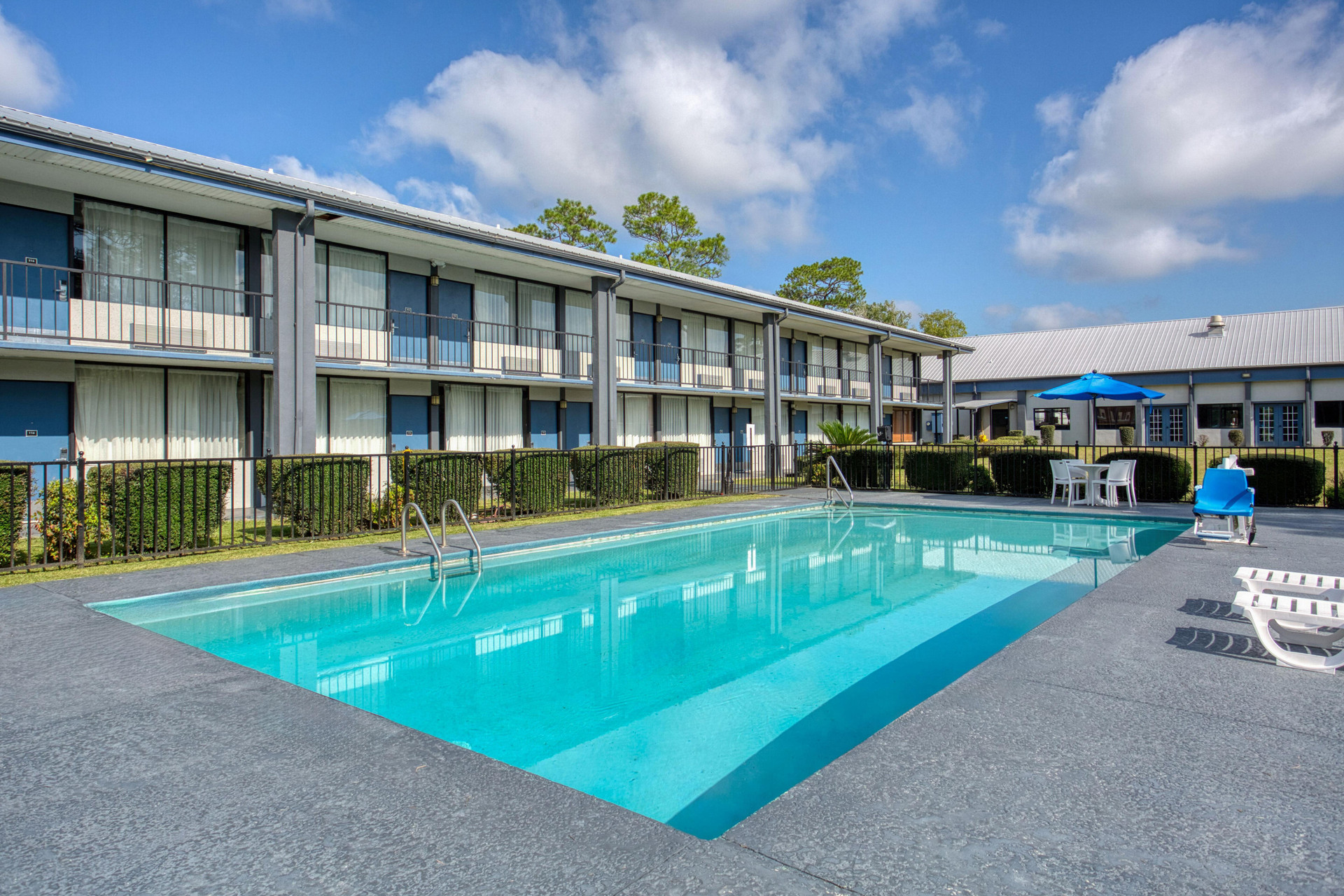 Vista Piscina Best Western Executive Inn