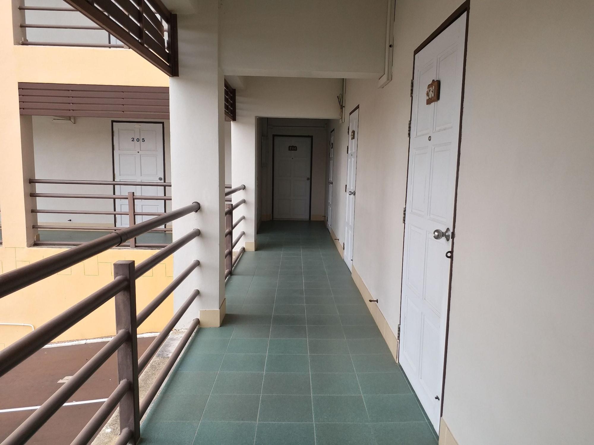 Varios New Wanchai Hotel Pakchong