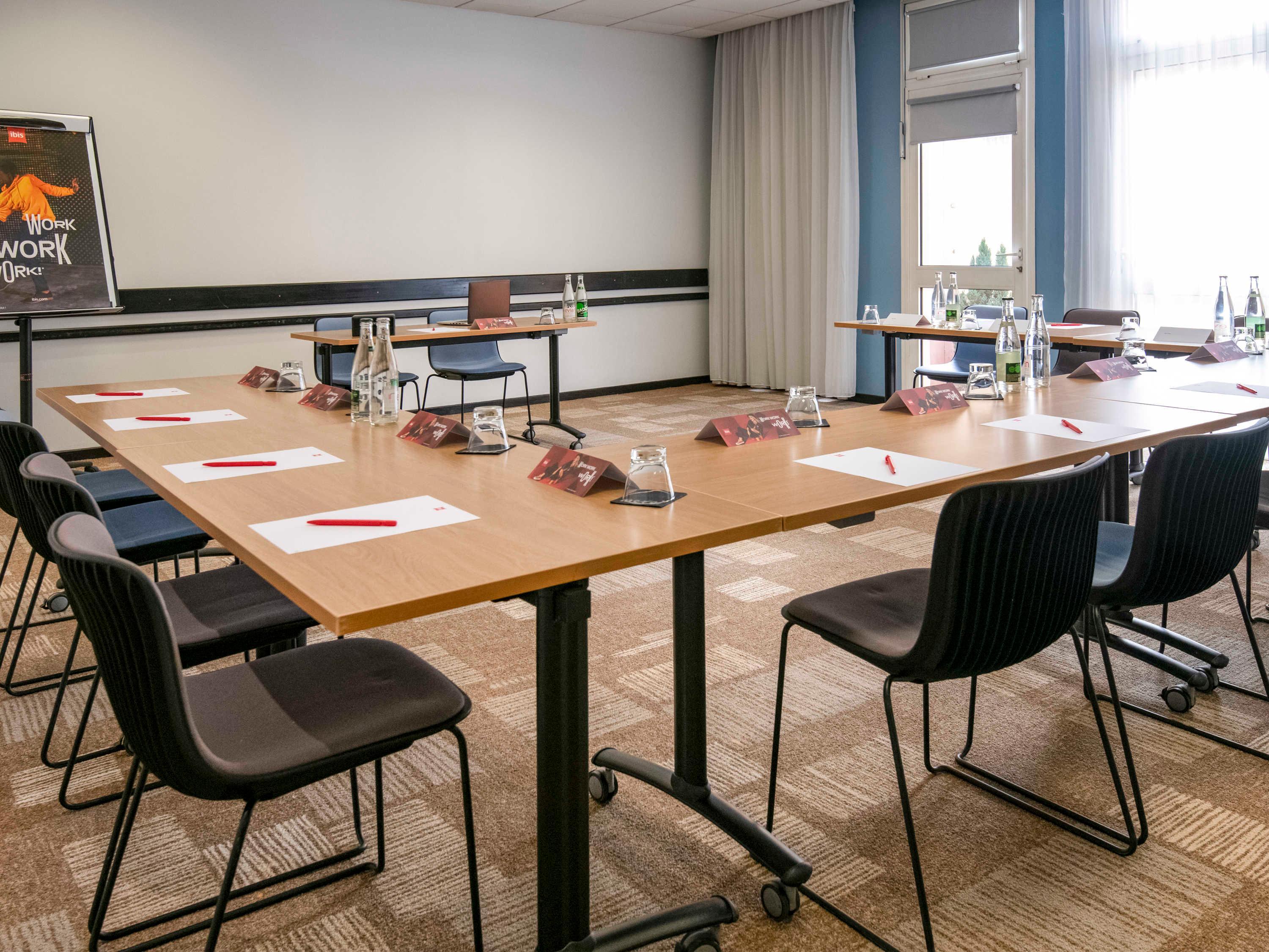 Centro de Negocios ibis Gap