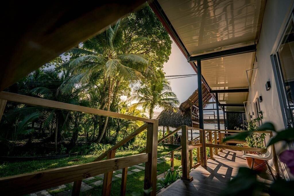 Vista Exterior Somewhere Bocas del Toro