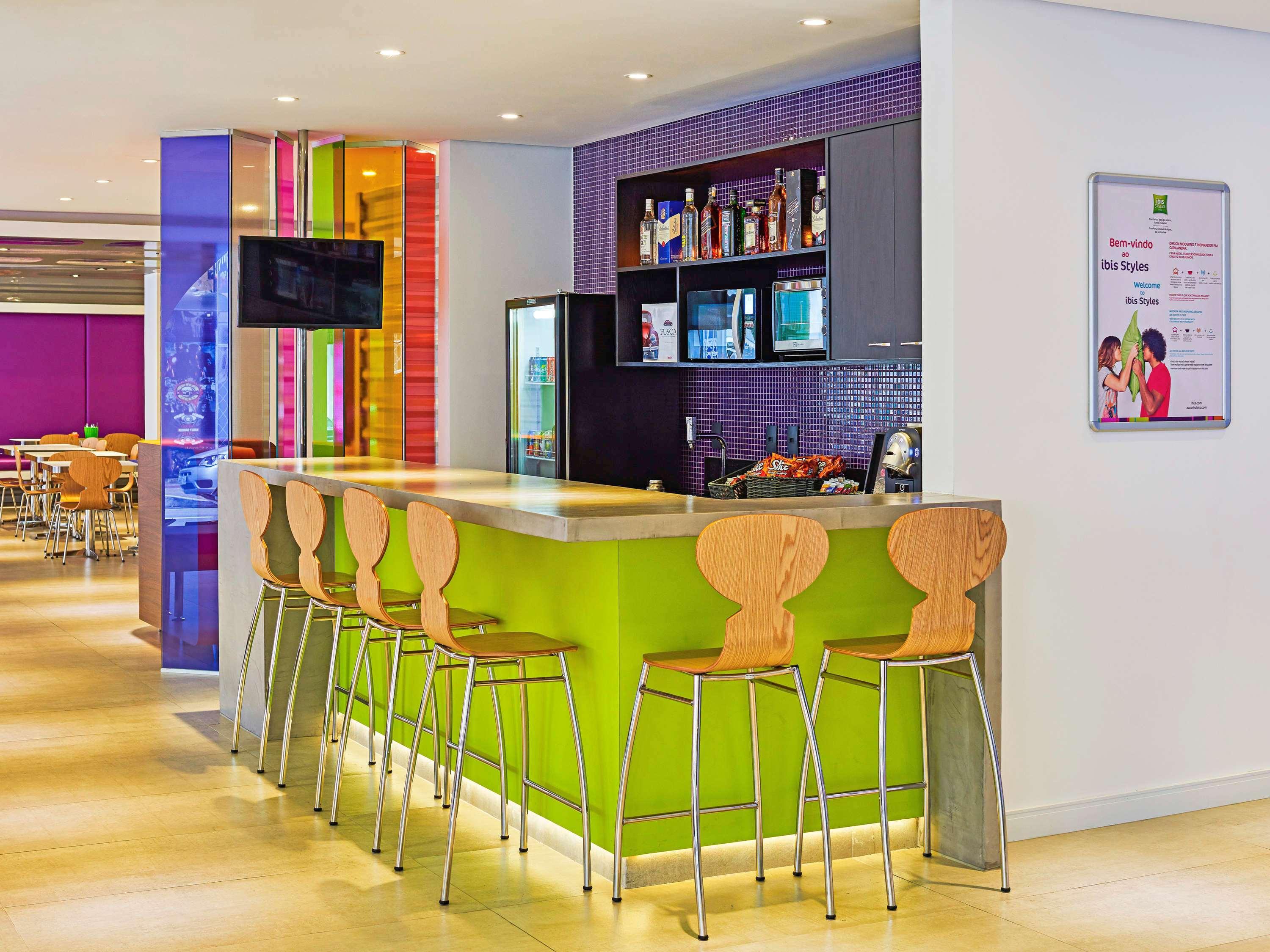 Bar/Salón ibis Styles Balneario Camboriu