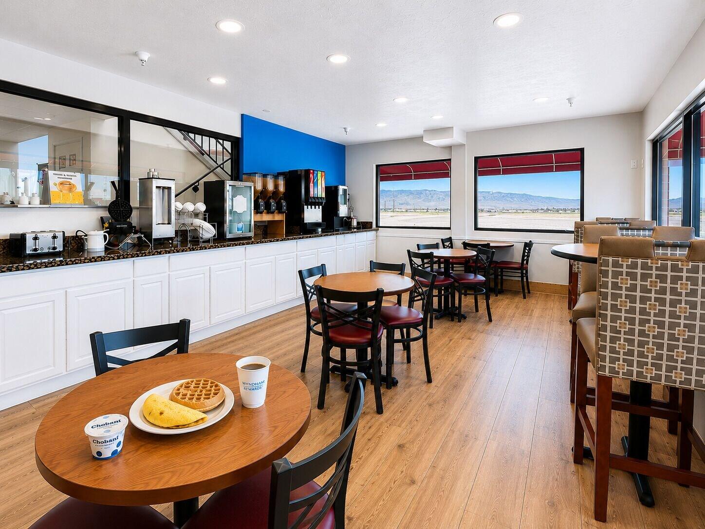 Restaurant Days Inn by Wyndham Lake Point