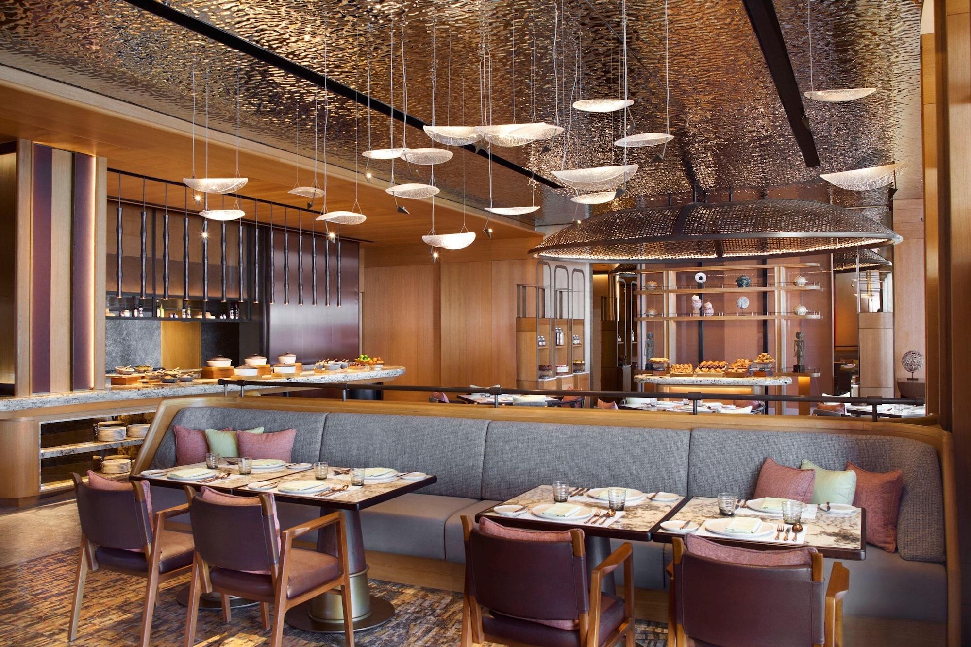 Restaurant TA’AKTANA, a Luxury Collection Resort & Spa, Labuan Bajo