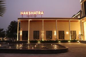 Alojamiento - Nakshatra Hotel & Resort in Khargone