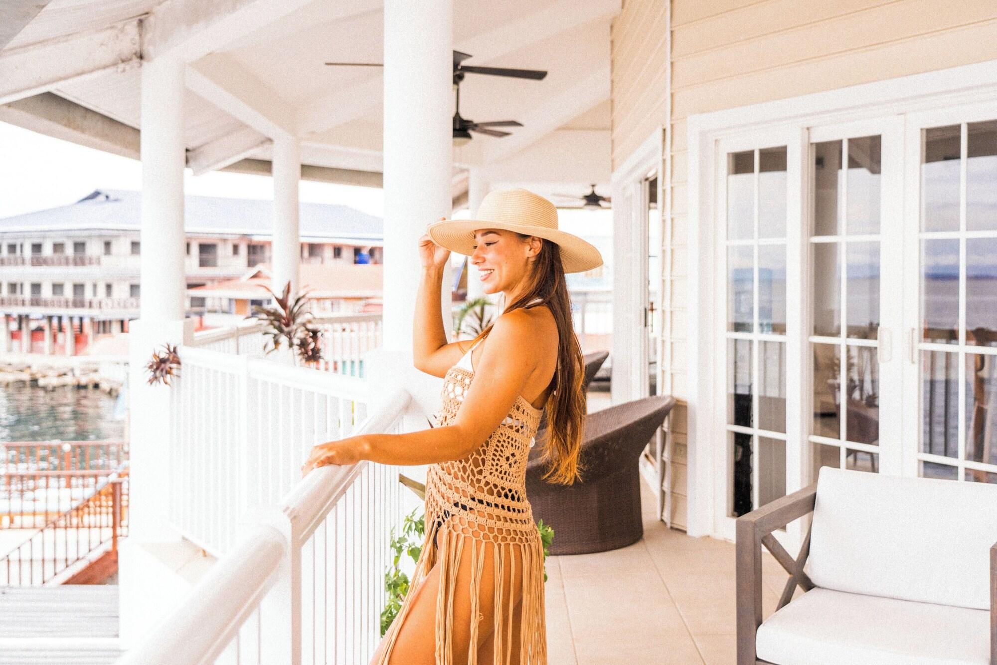 Vista Exterior Tropical Suites Hotel