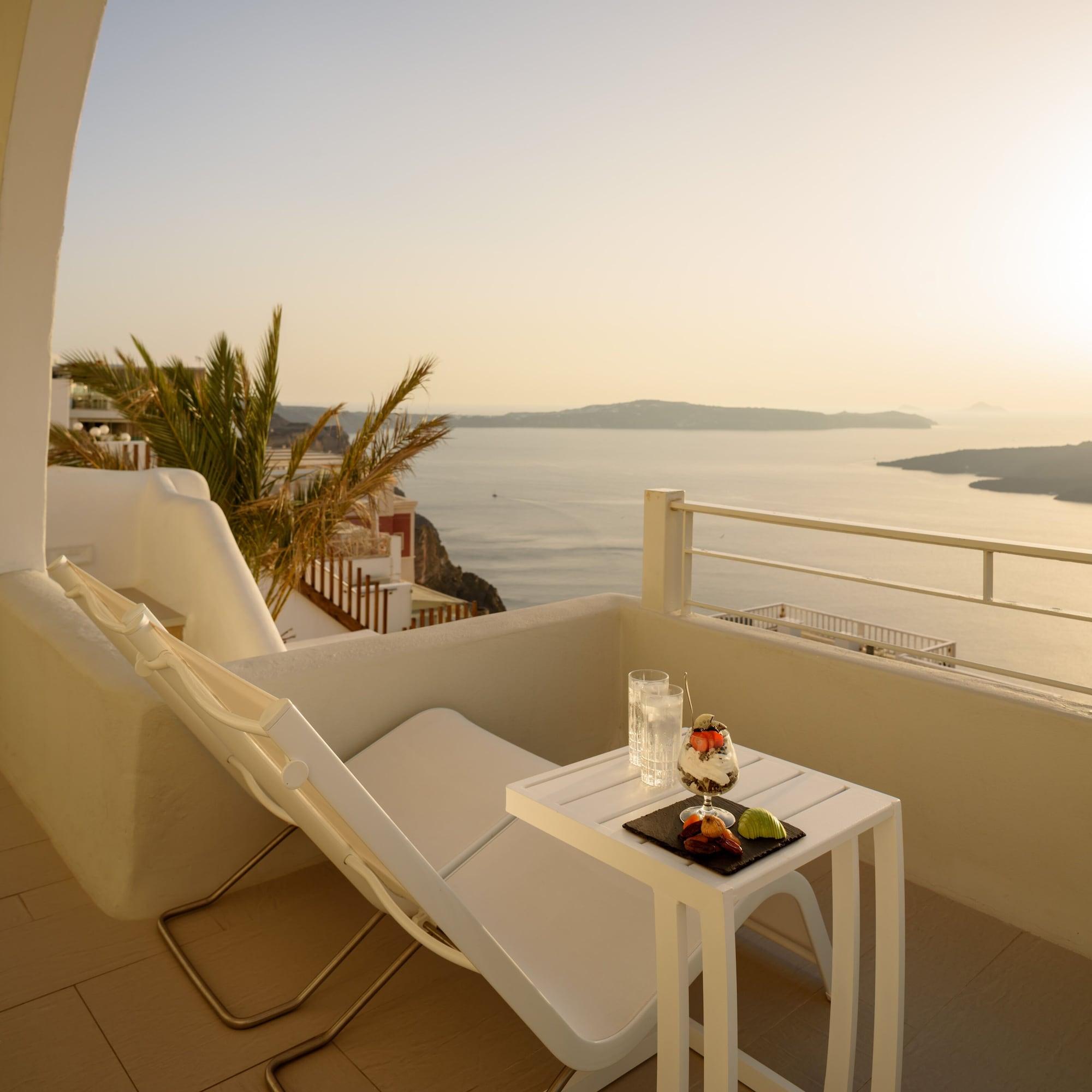 Vista Exterior Nefeles Luxury Suites