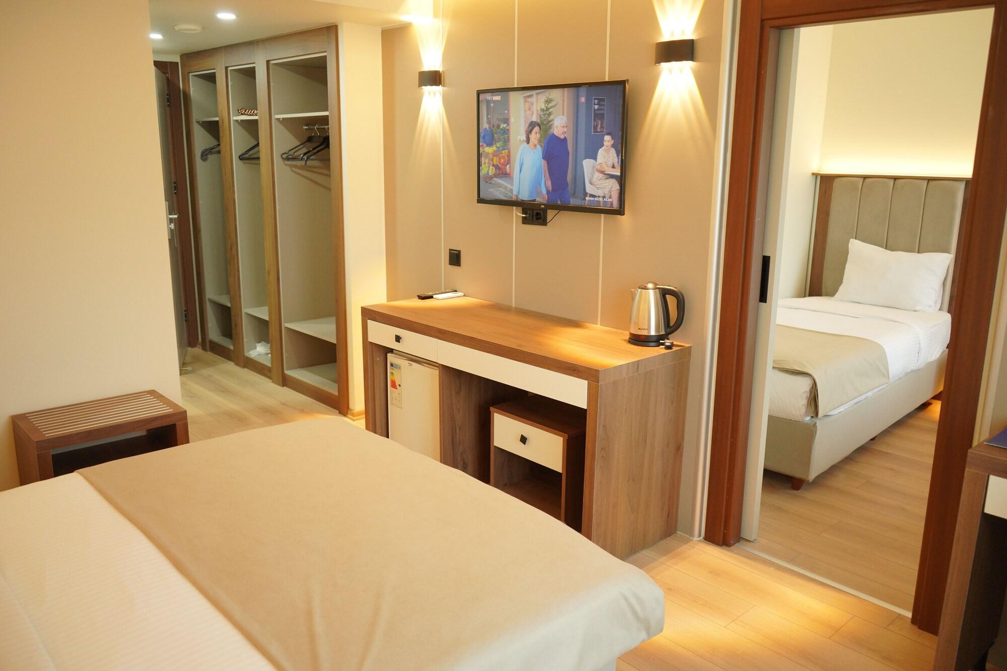 Varios Lion City Hotel