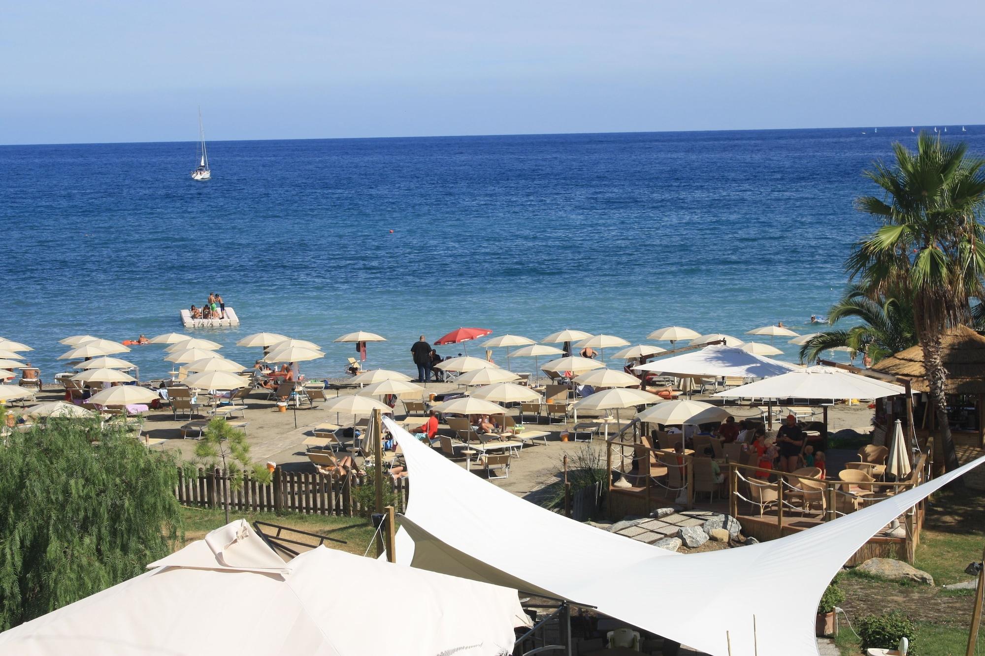 Playa Aregai Marina Hotel & Residence
