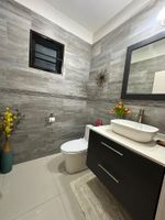 Alquiler Vacacional - Live Edge Villa: Escape to Luxury in Ocho Rios with Modern Comforts & Charm