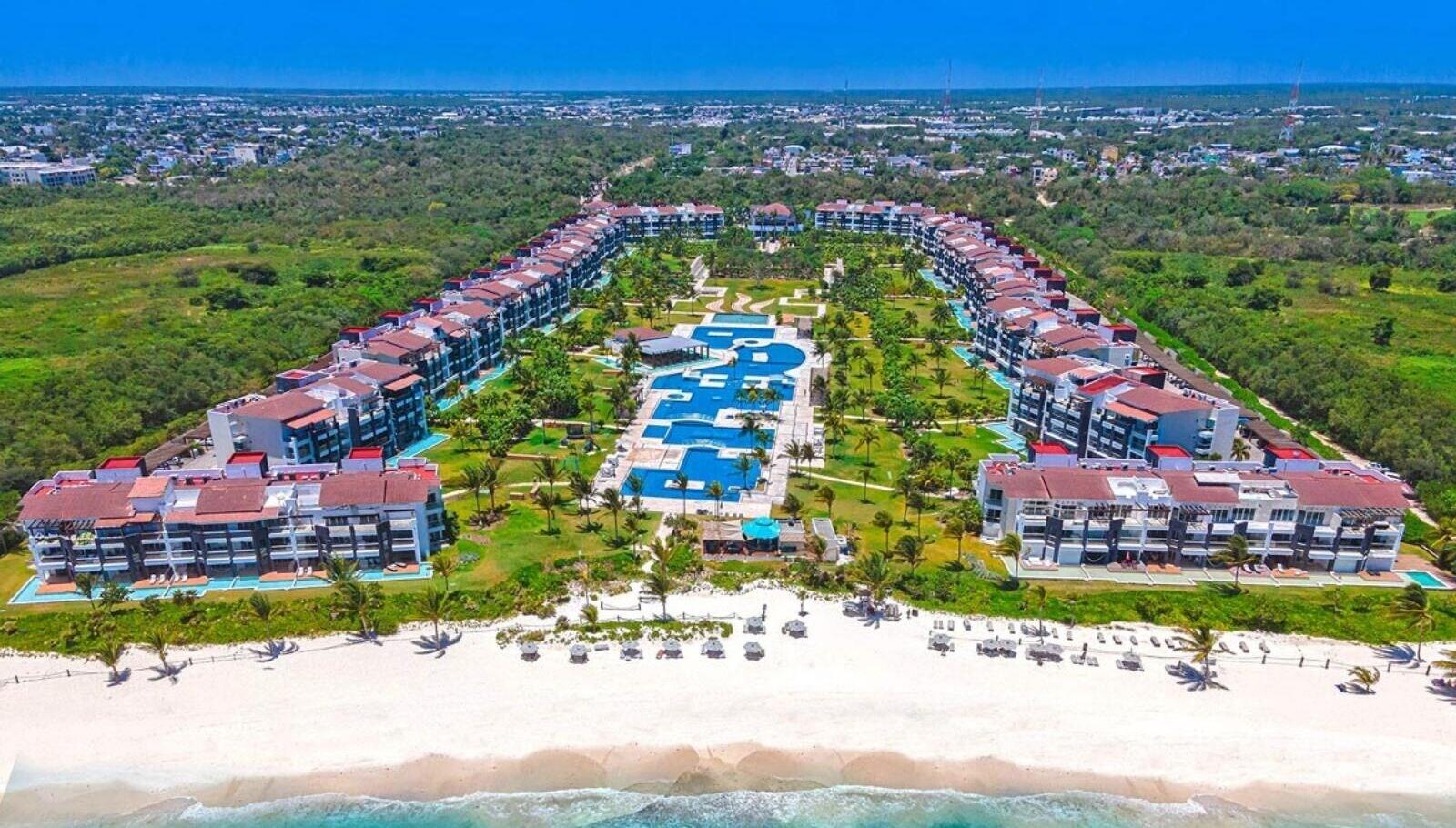 Varios Marea Azul Beach Resort
