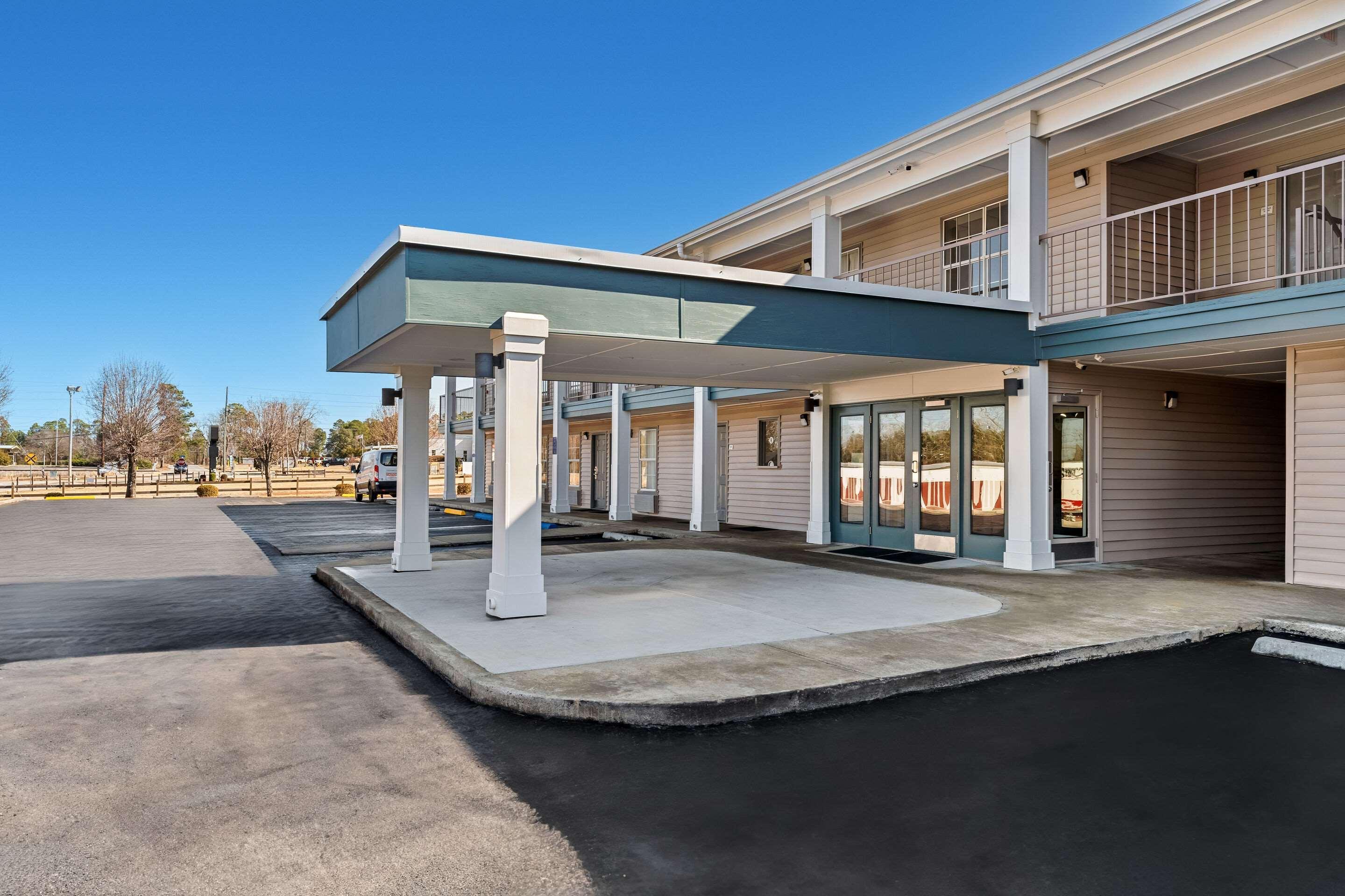 Vista Exterior Quality Inn Eastman
