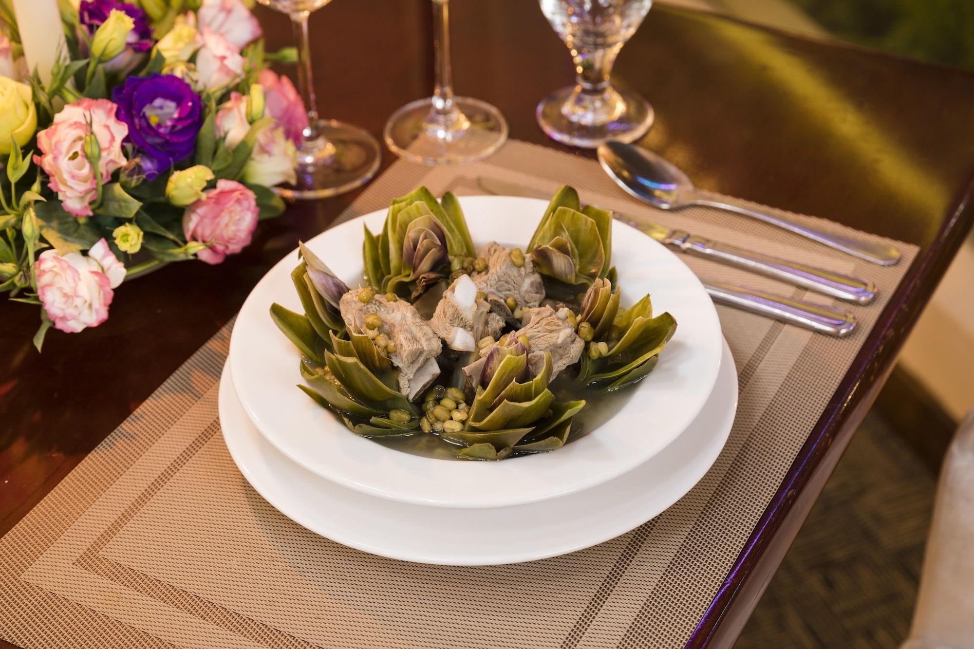 Restaurant TTC Hotel - Ngoc Lan