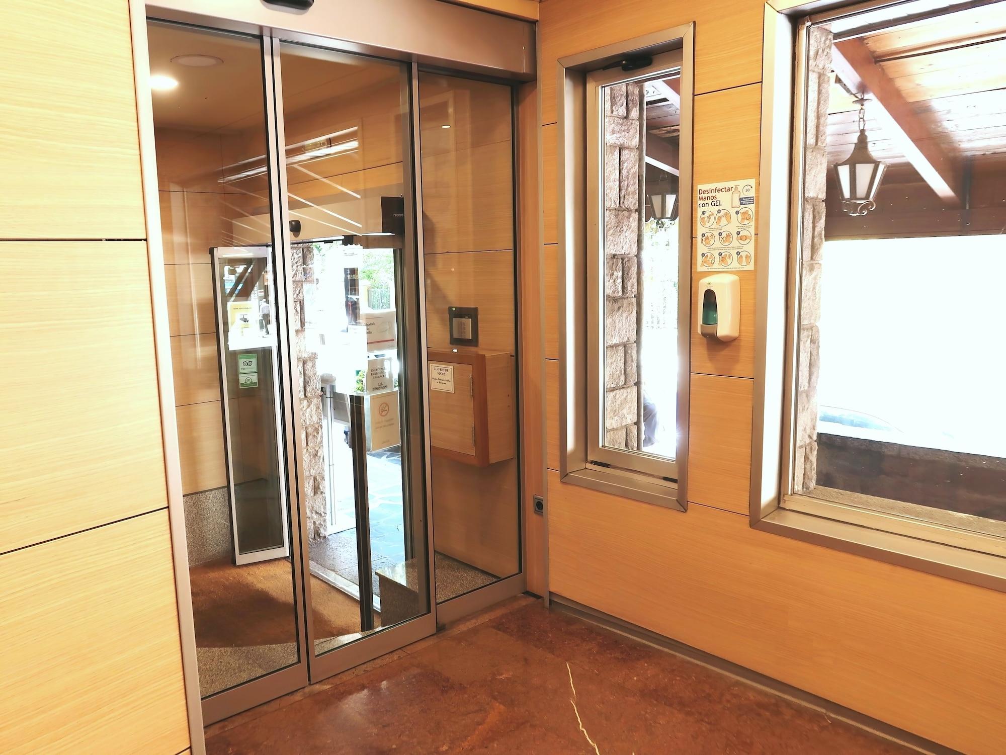 Vista Lobby Hotel Urogallo
