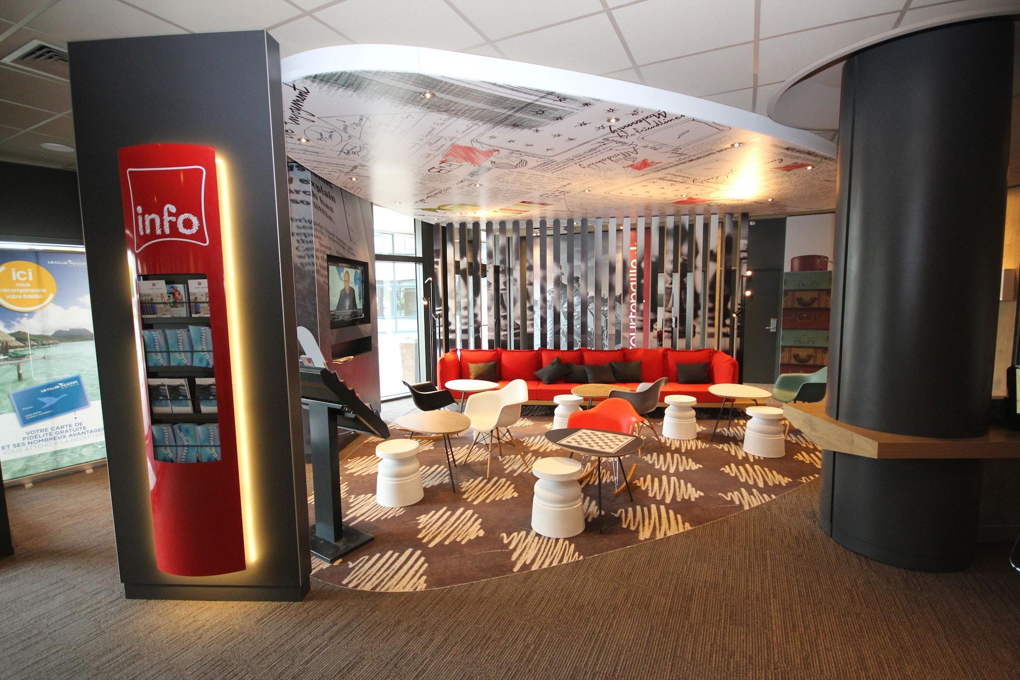 Vista Lobby ibis Marne La Vallée Noisy