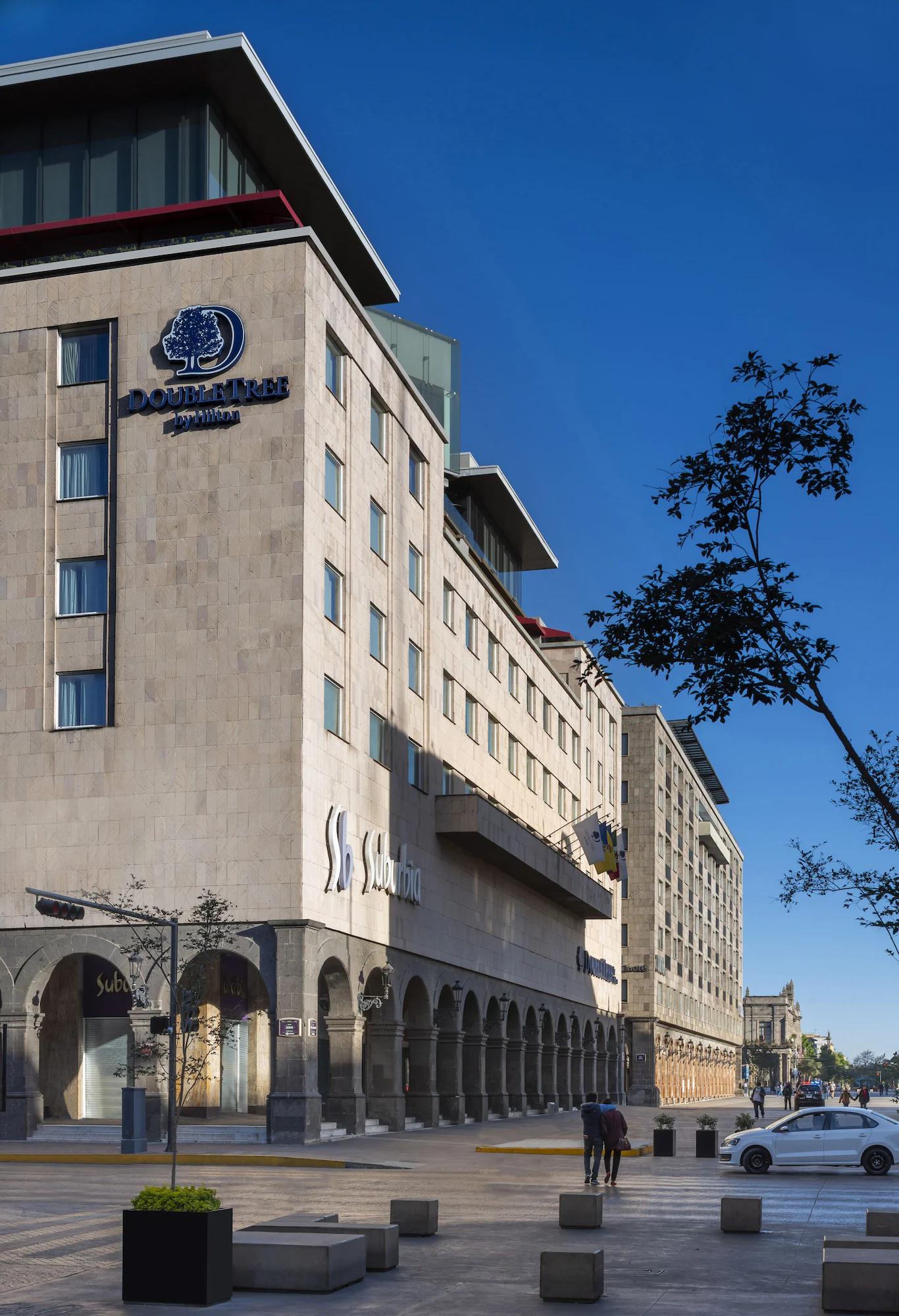 Vista Exterior DoubleTree by Hilton Guadalajara Centro Historico