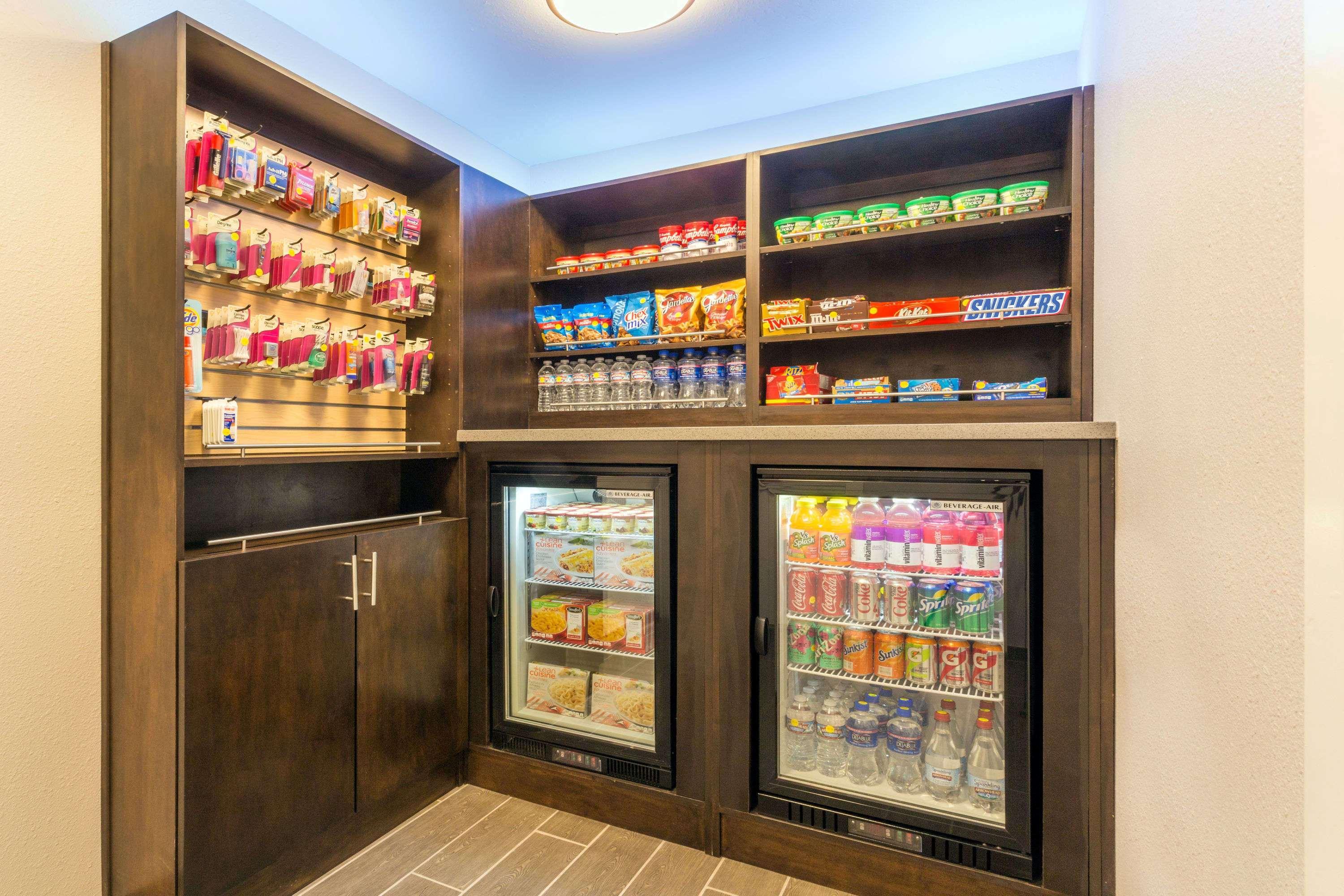 Vista Exterior Ramada by Wyndham Monterey