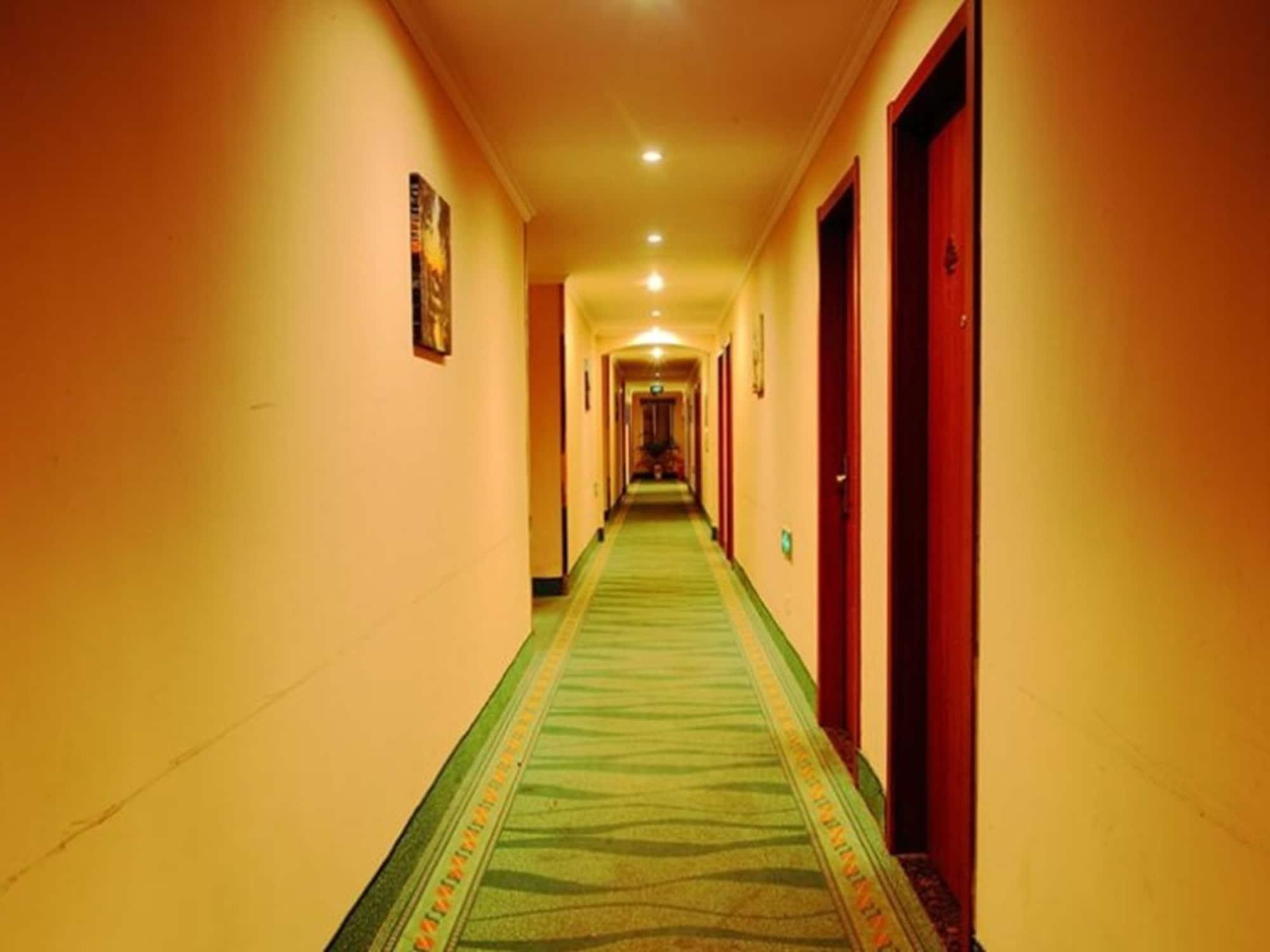 Varios GreenTree Inn Lianyungang Ganyu South Station Express Hotel