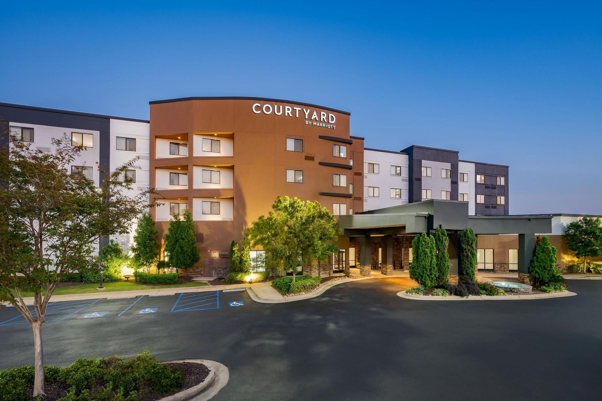 Vista Exterior Courtyard by Marriott Columbus Phenix City
