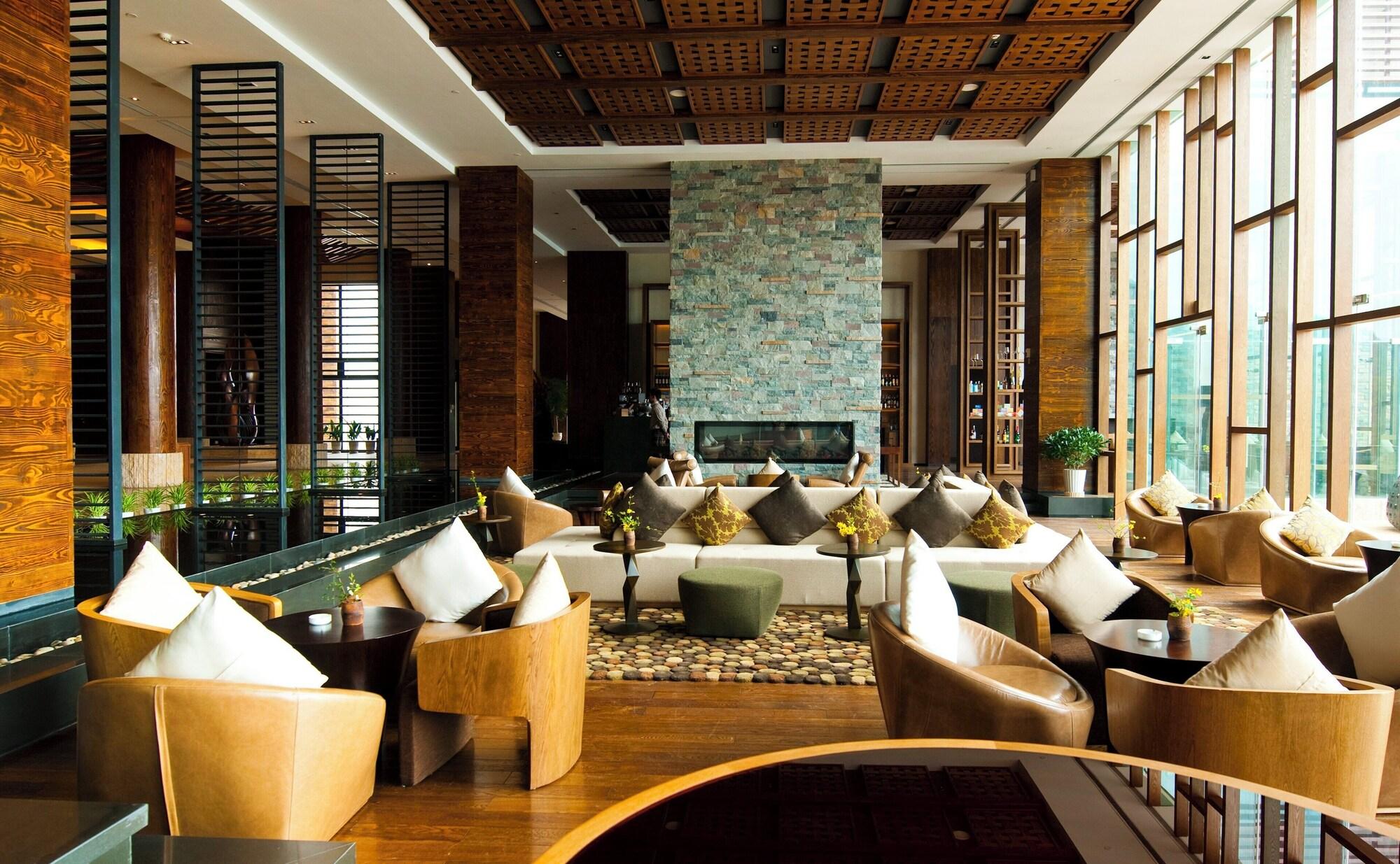 Vista Lobby InterContinental One Thousand Island Lake Resort by IHG