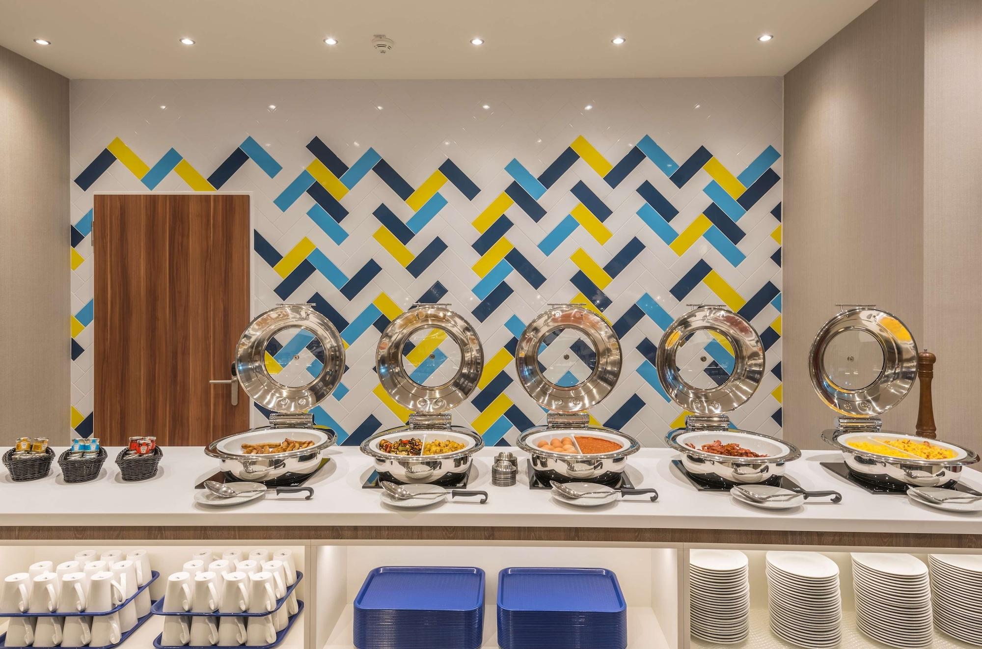Restaurant Hampton by Hilton Munich City West