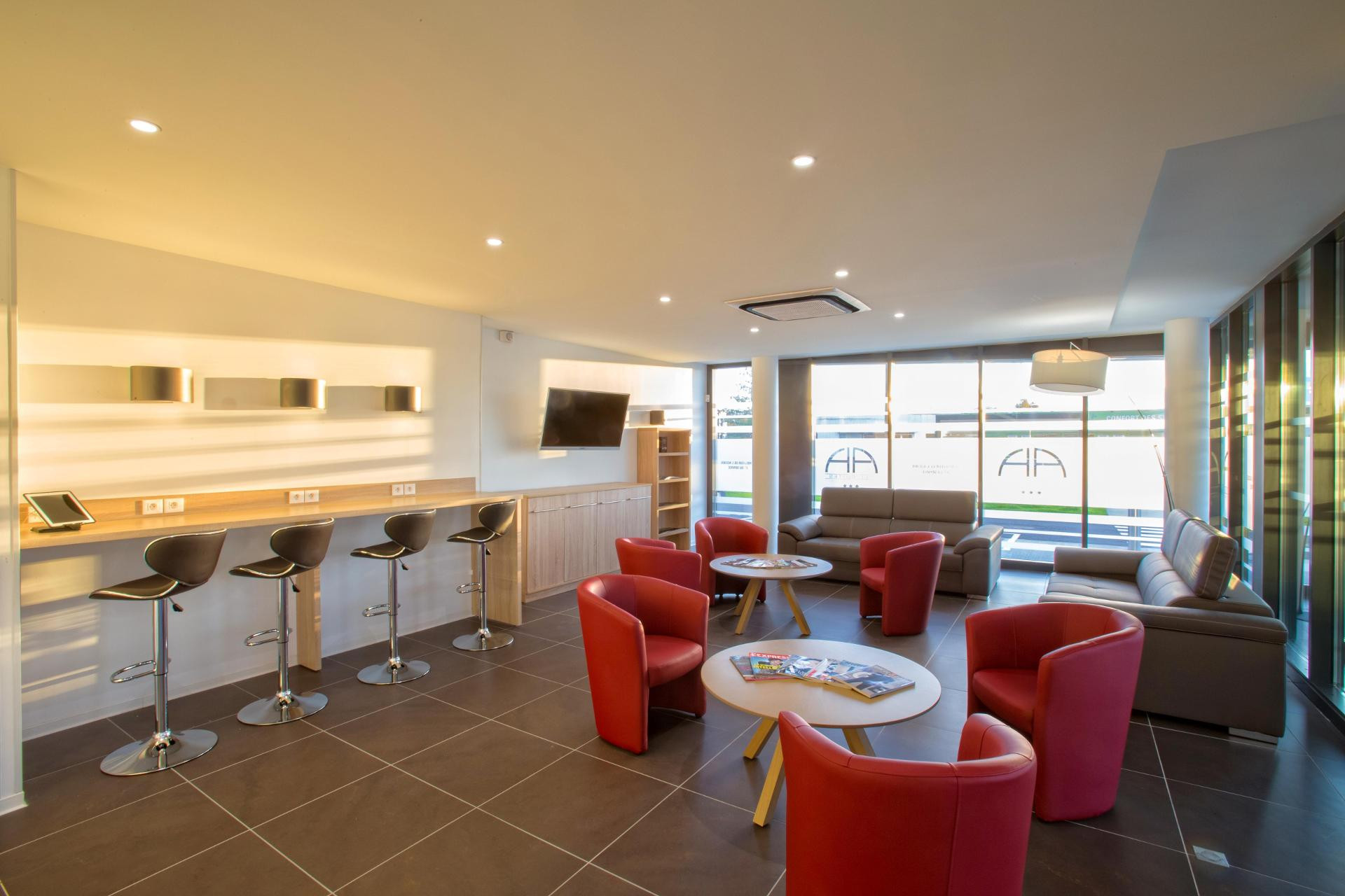 Vista Lobby All Suites Bordeaux Pessac