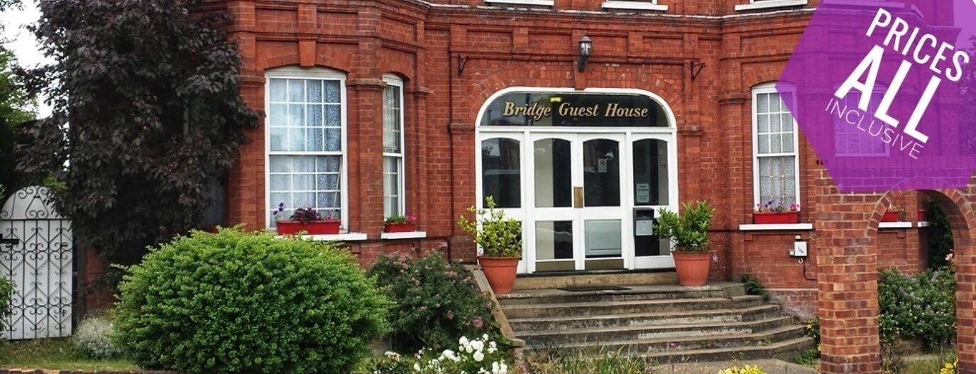 Vista Exterior Bridge Guest House