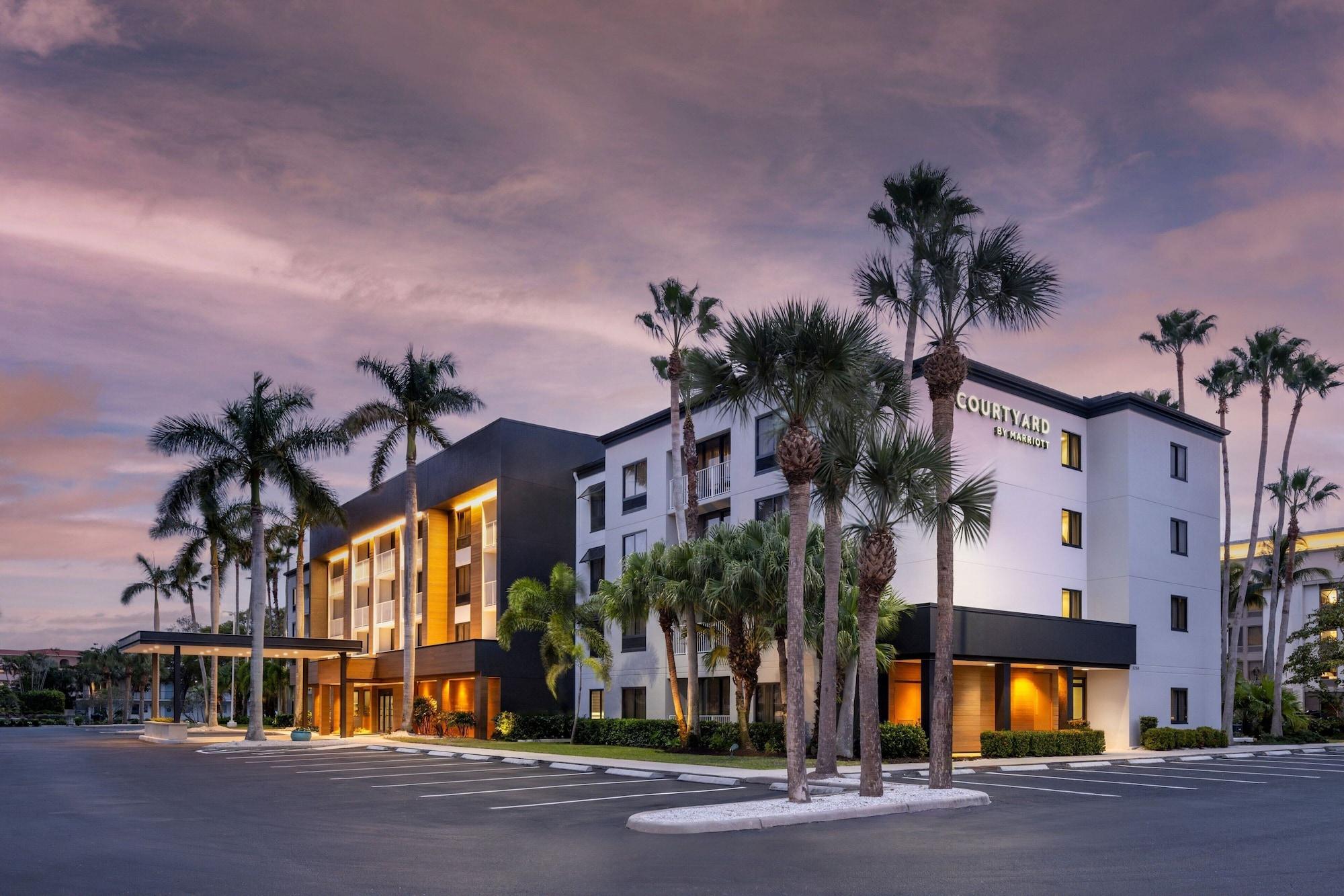 Vista Exterior Courtyard by Marriott - Naples