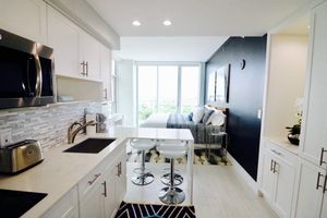 Arriendo temporal - Coconut Grove 21st Floor Private Studio-parking & Wifi Included
