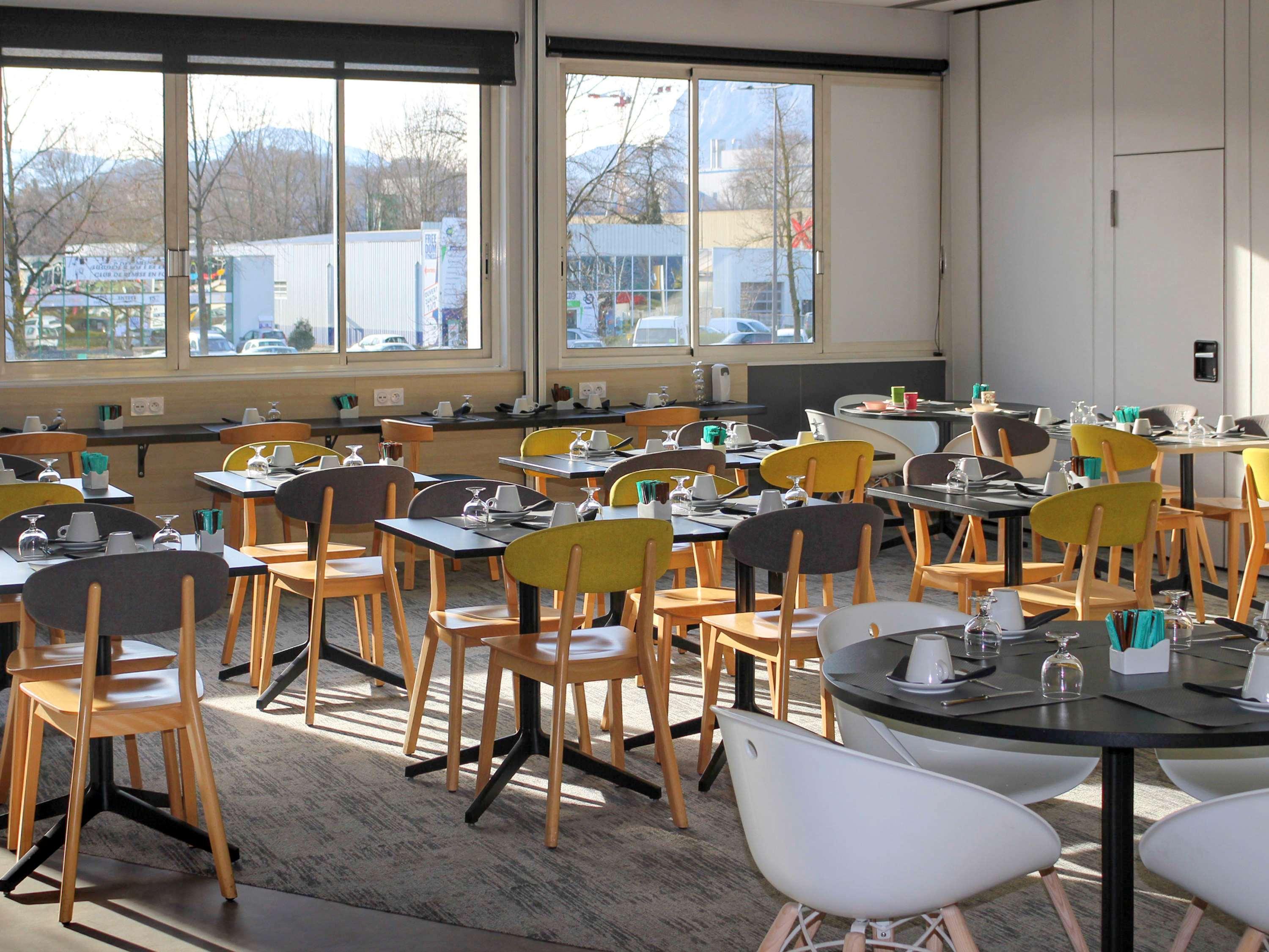 Restaurant Ibis Styles Crolles Grenoble A41