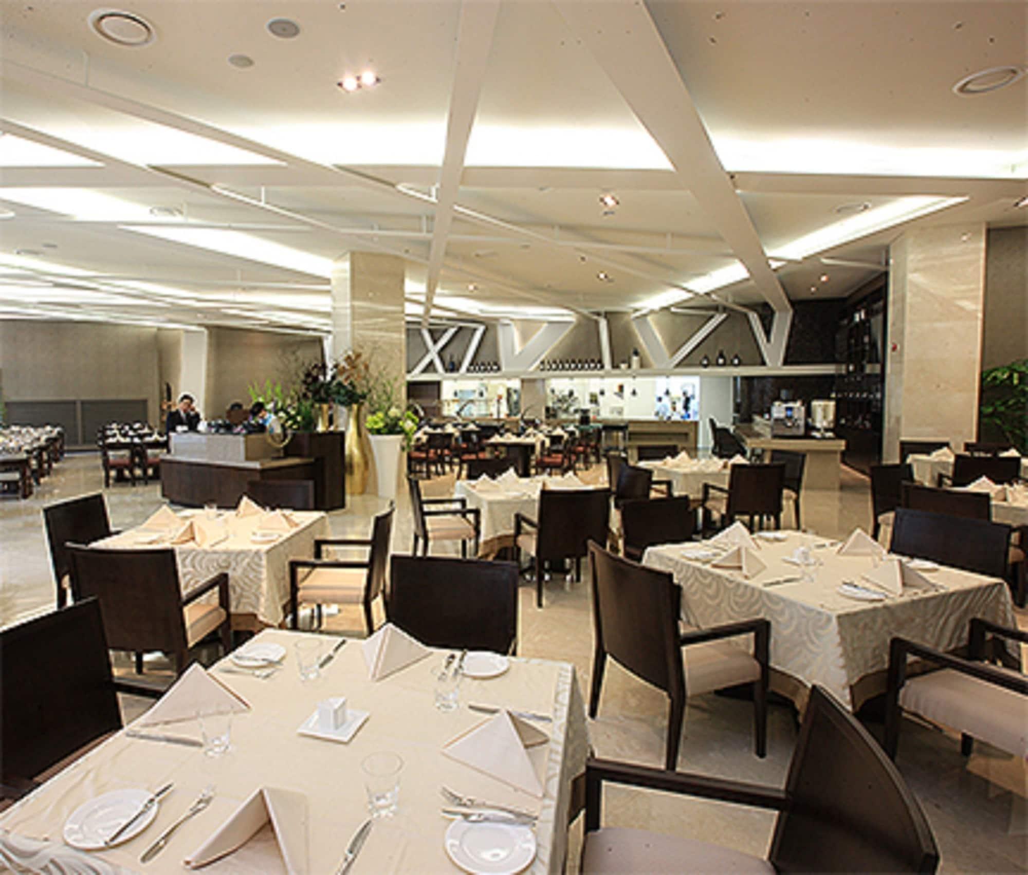 Restaurant High1 Grand Hotel Convention Tower