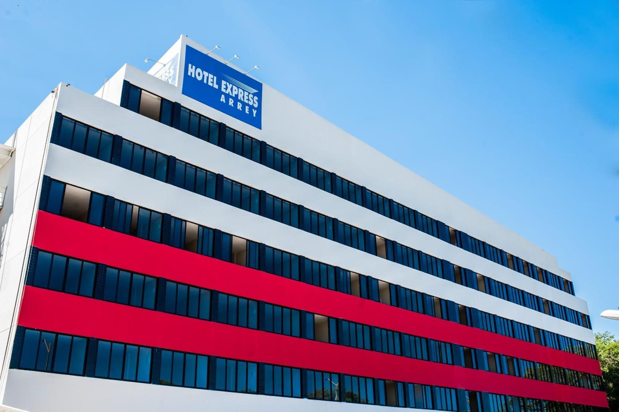 Vista Exterior Hotel Express Arrey - Teresina