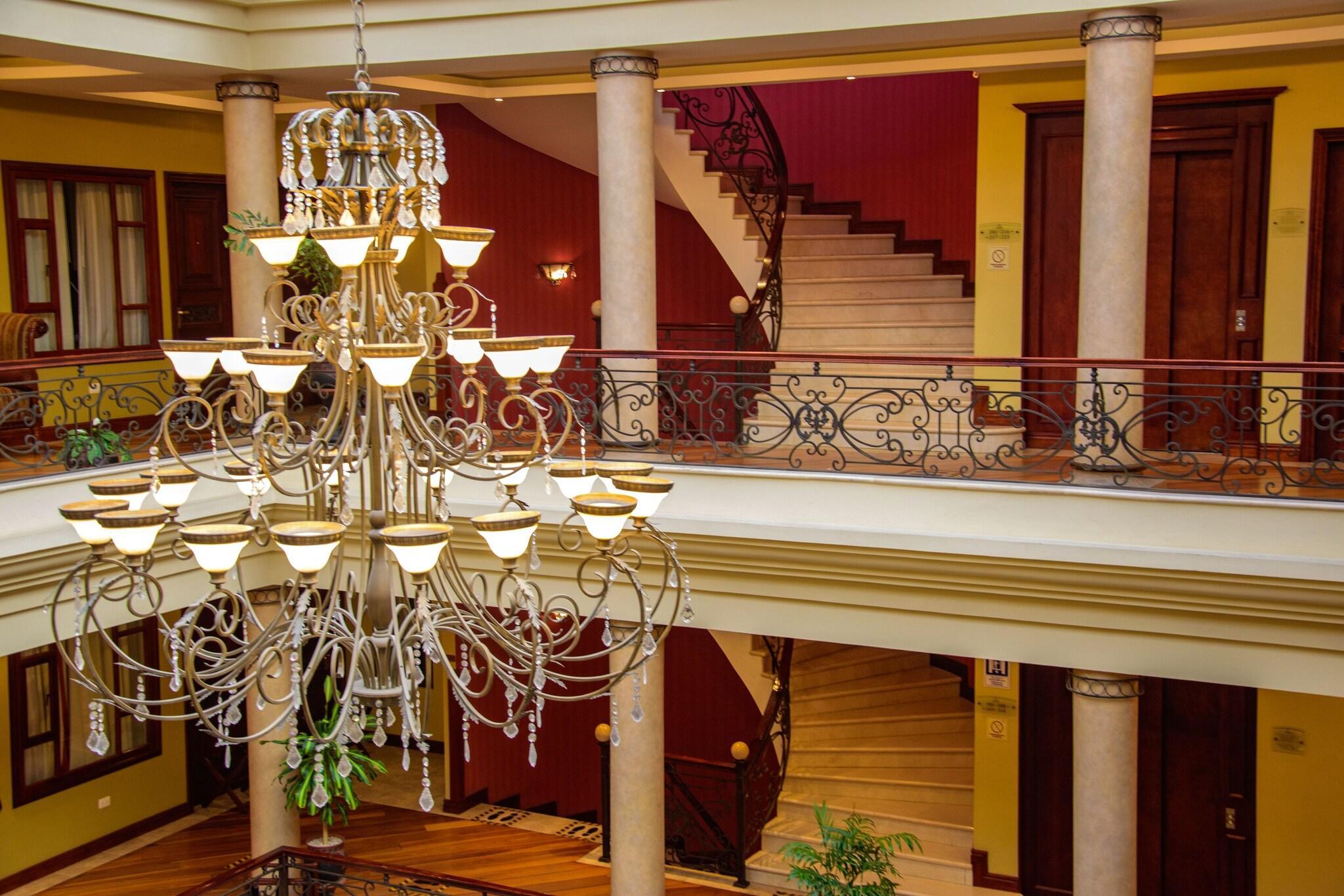 Vista Lobby Grand Victoria Boutique Hotel