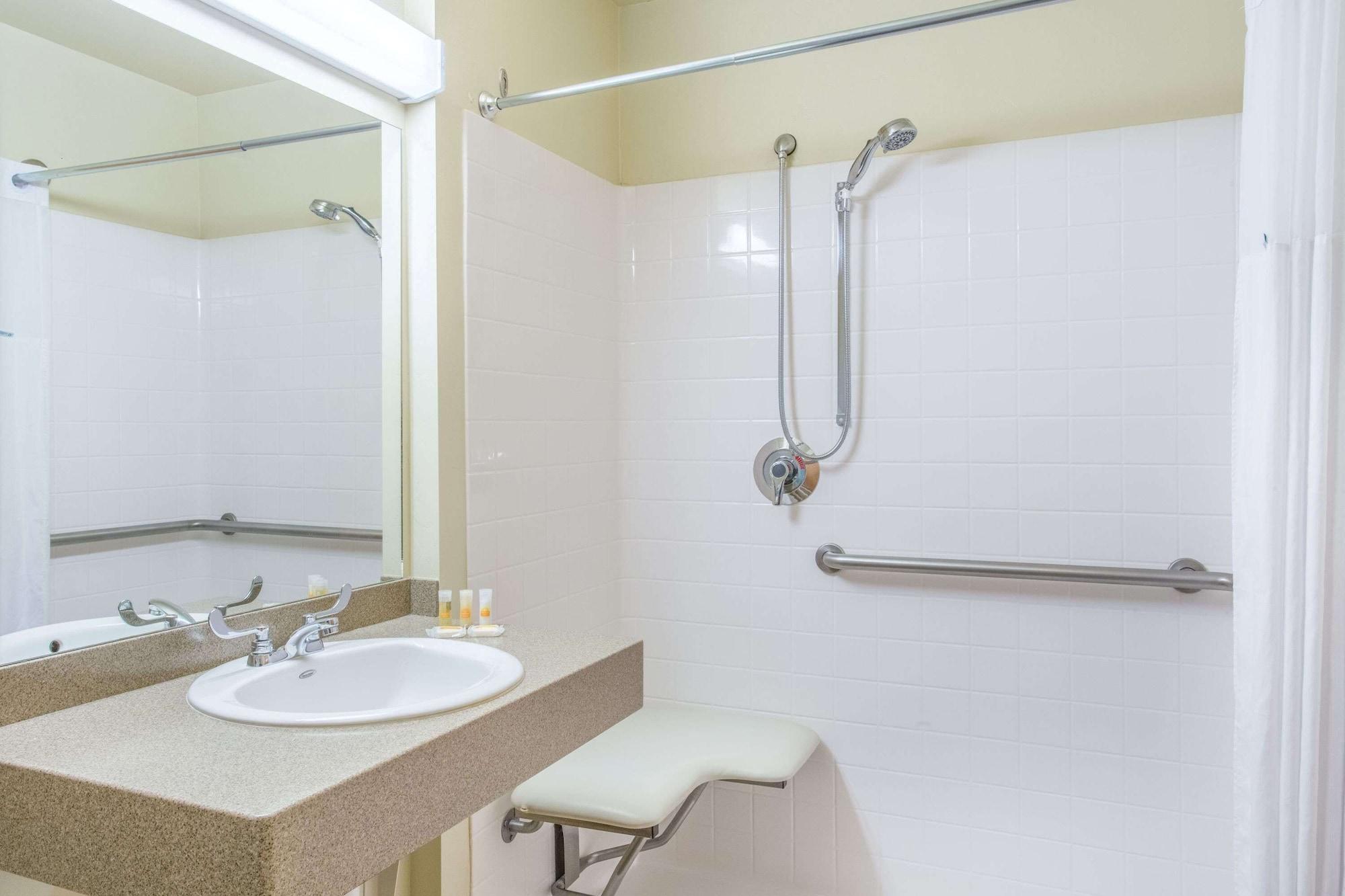 Equipamiento de Habitación Days Inn by Wyndham Chino Valley