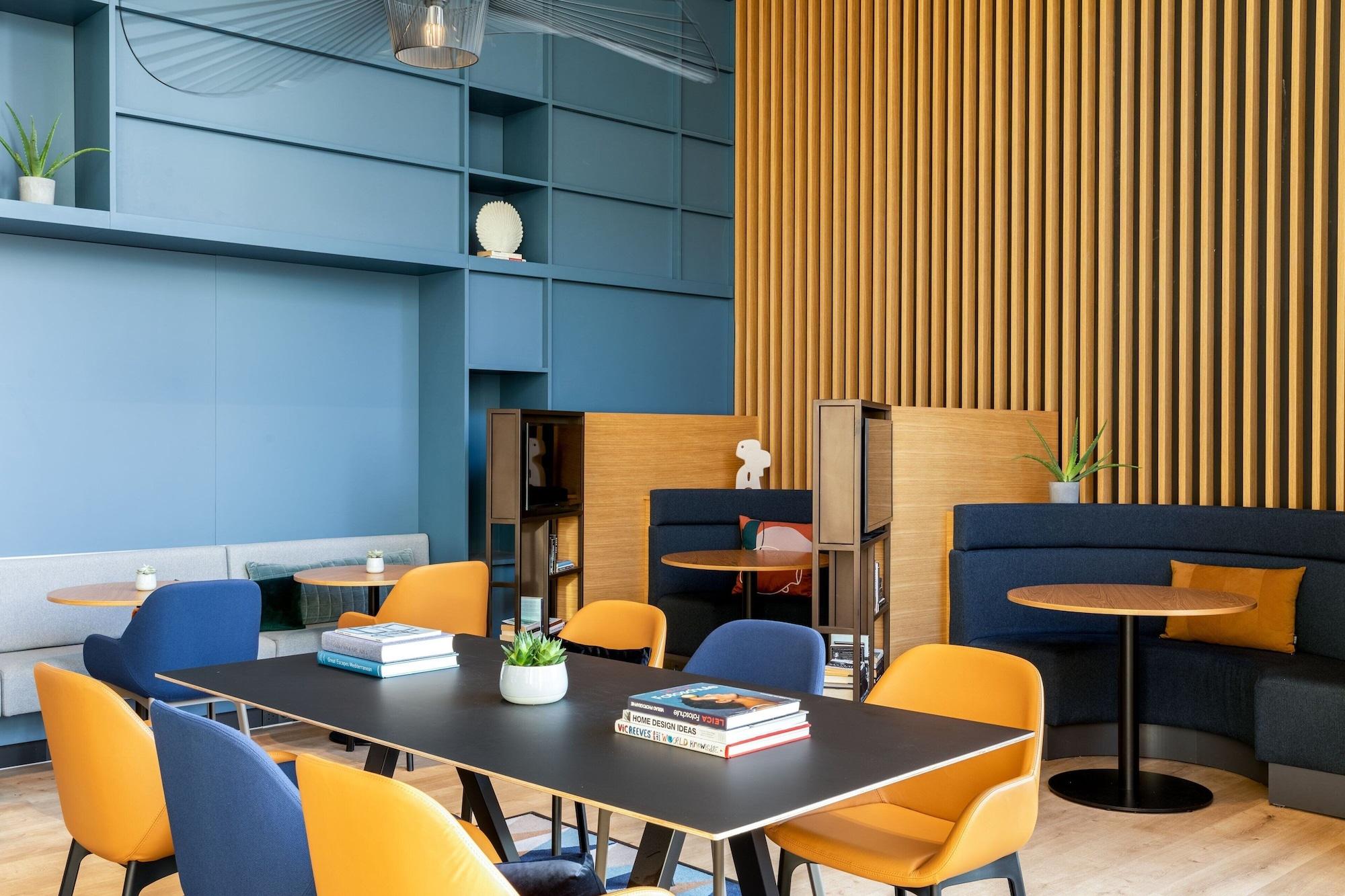 Vista Lobby Courtyard by Marriott Glasgow SEC