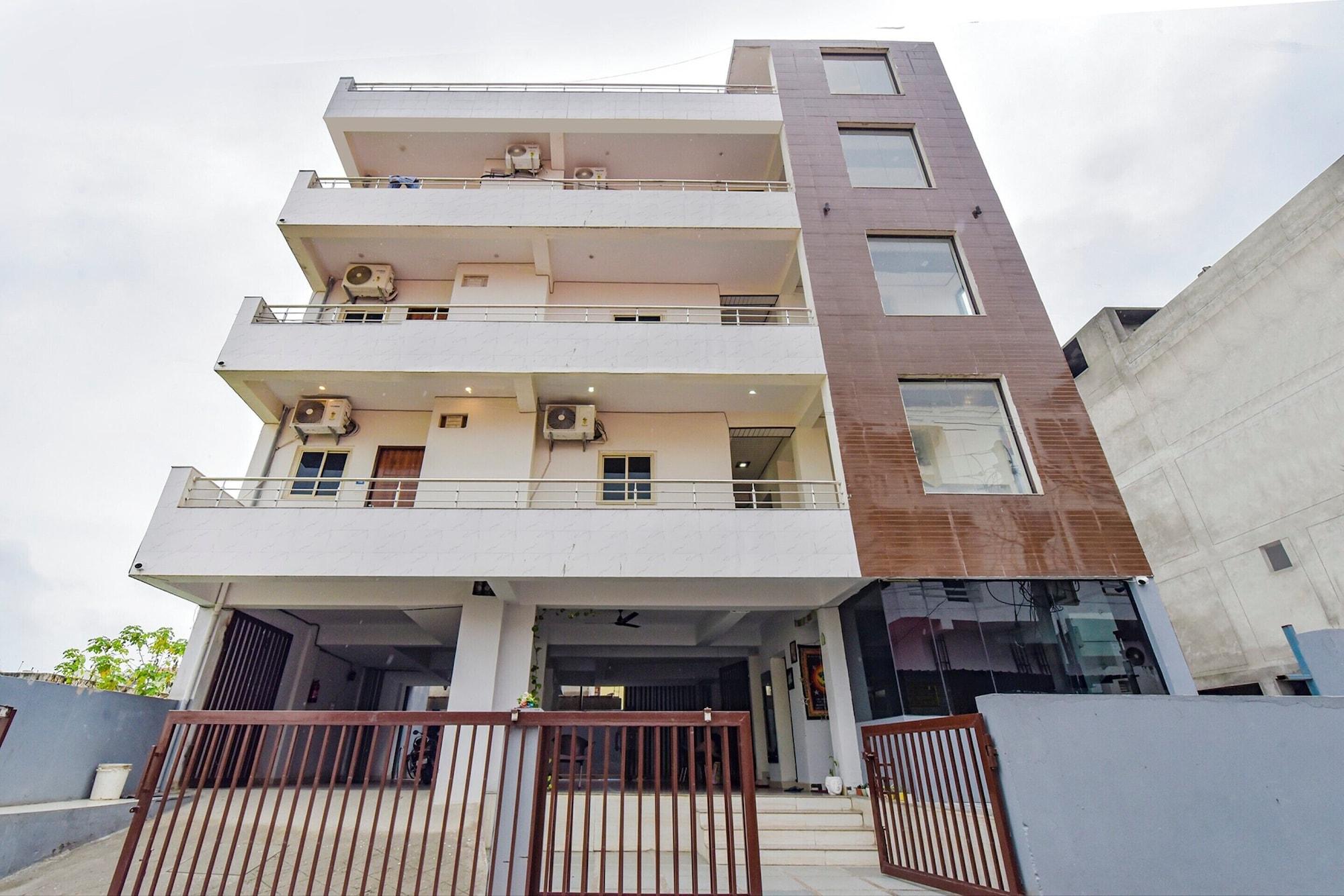 Vista Exterior Goroomgo YP Stays Dehradun