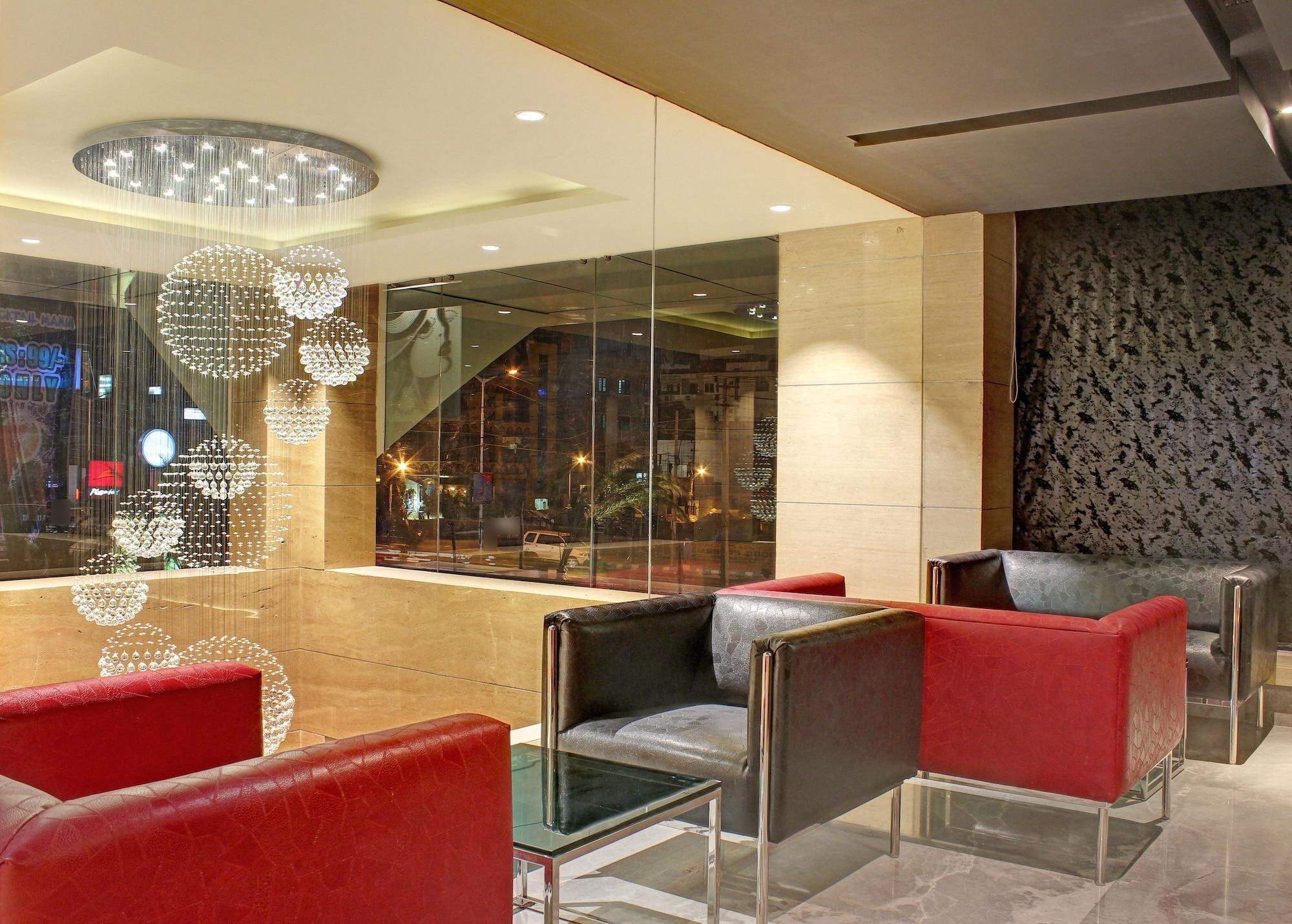 Bar/Salón Ramada Encore by Wyndham Bangalore Domlur