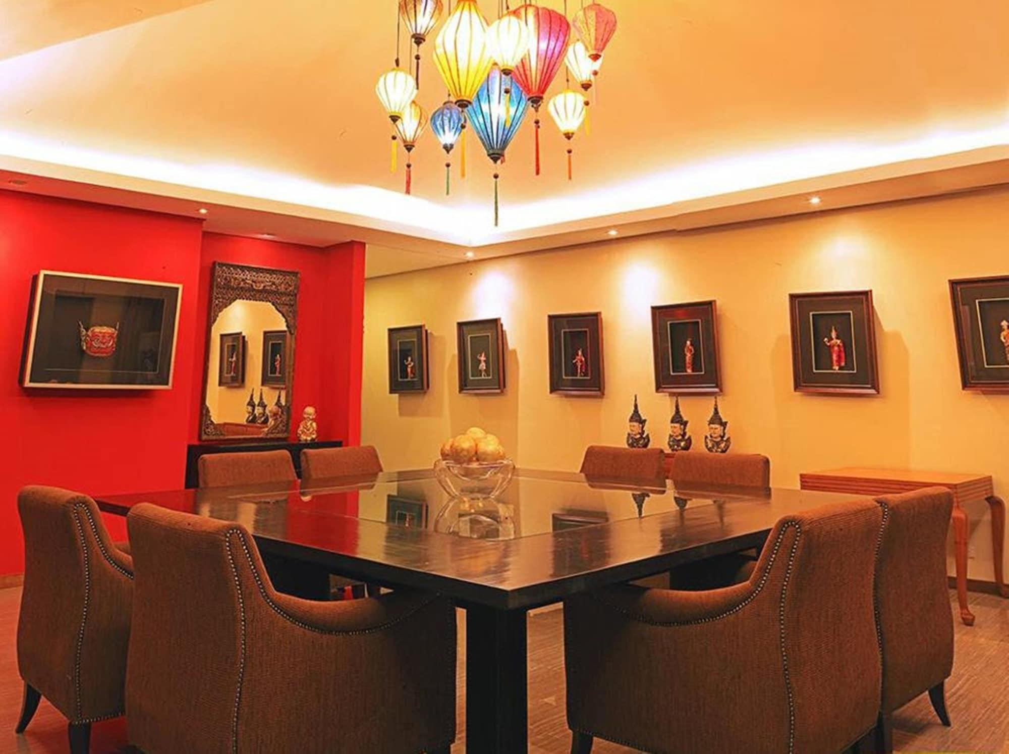 Restaurant The Oriental Luxury Suites Tagaytay