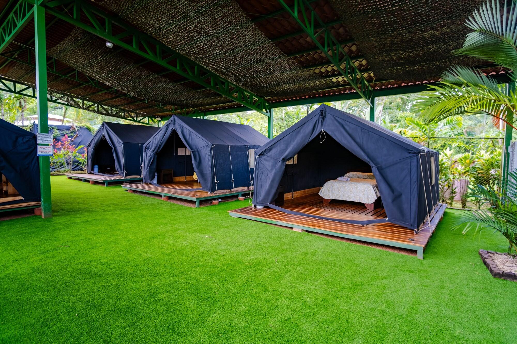 Varios Arenal Backpackers Resort