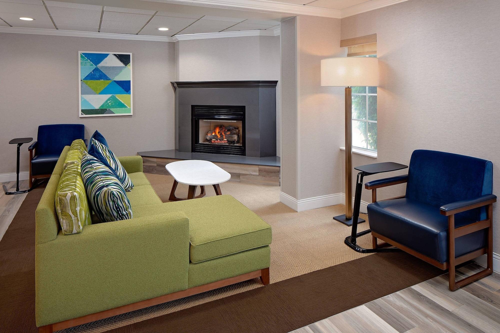 Vista Lobby Residence Inn by Marriott Tysons