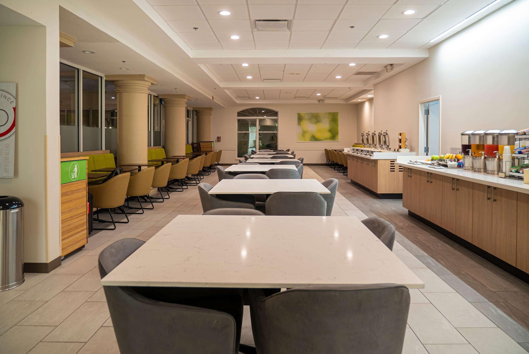 Restaurant Wyndham Garden McAllen at La Plaza Mall