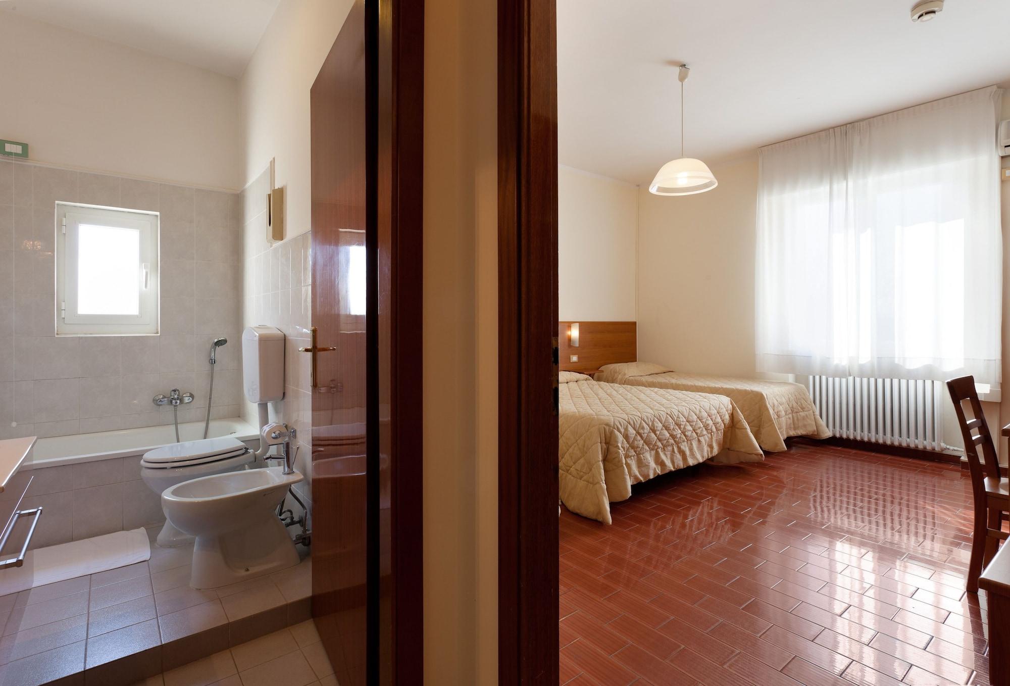 Equipamiento de Habitación Parking Hotel Giardino