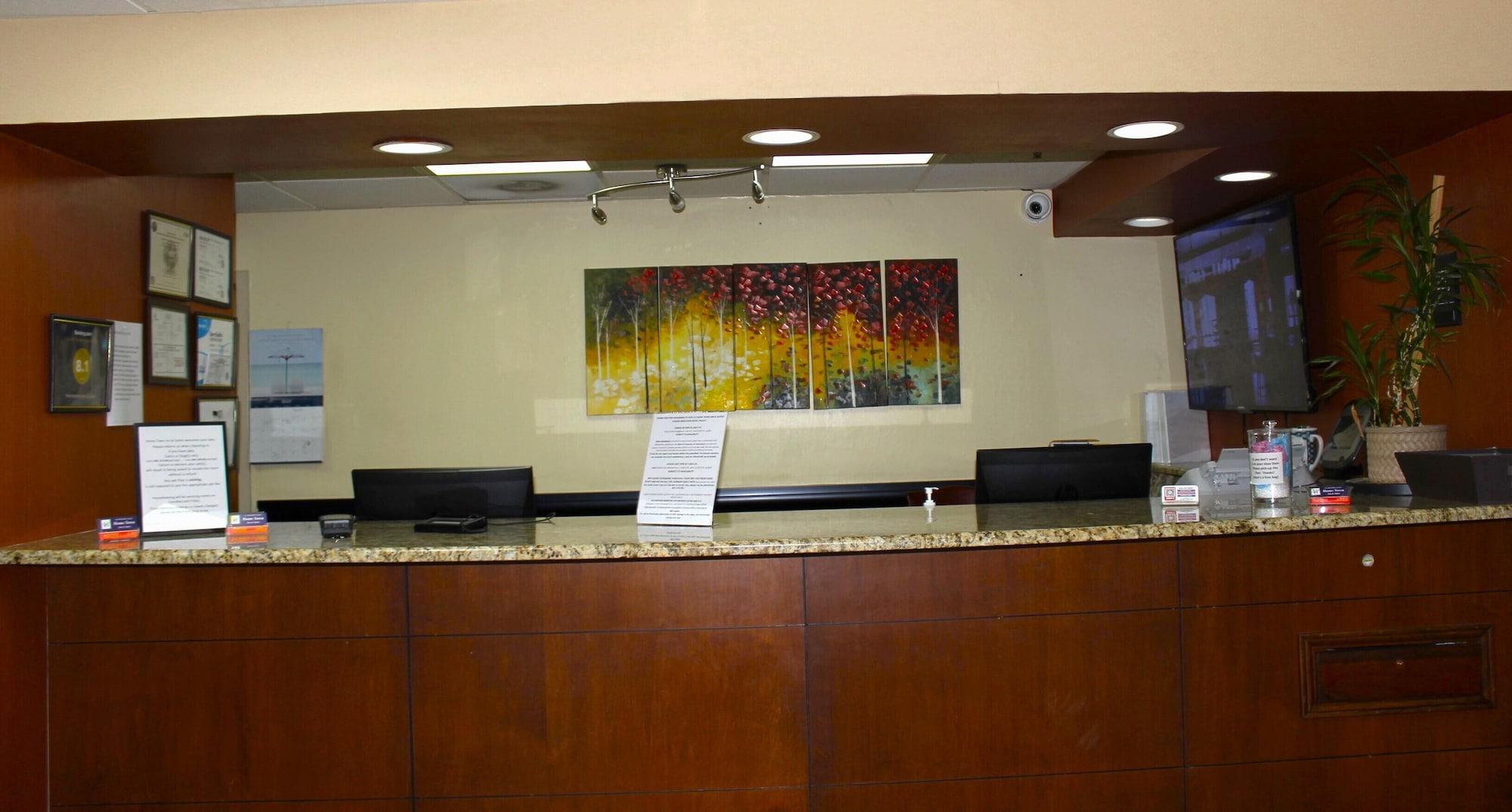 Vista Lobby HomeTown Inn & Suites