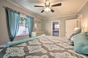 Alquiler Vacacional - Rainbow River Oasis w/ Kayaks + Furnished Sunroom!