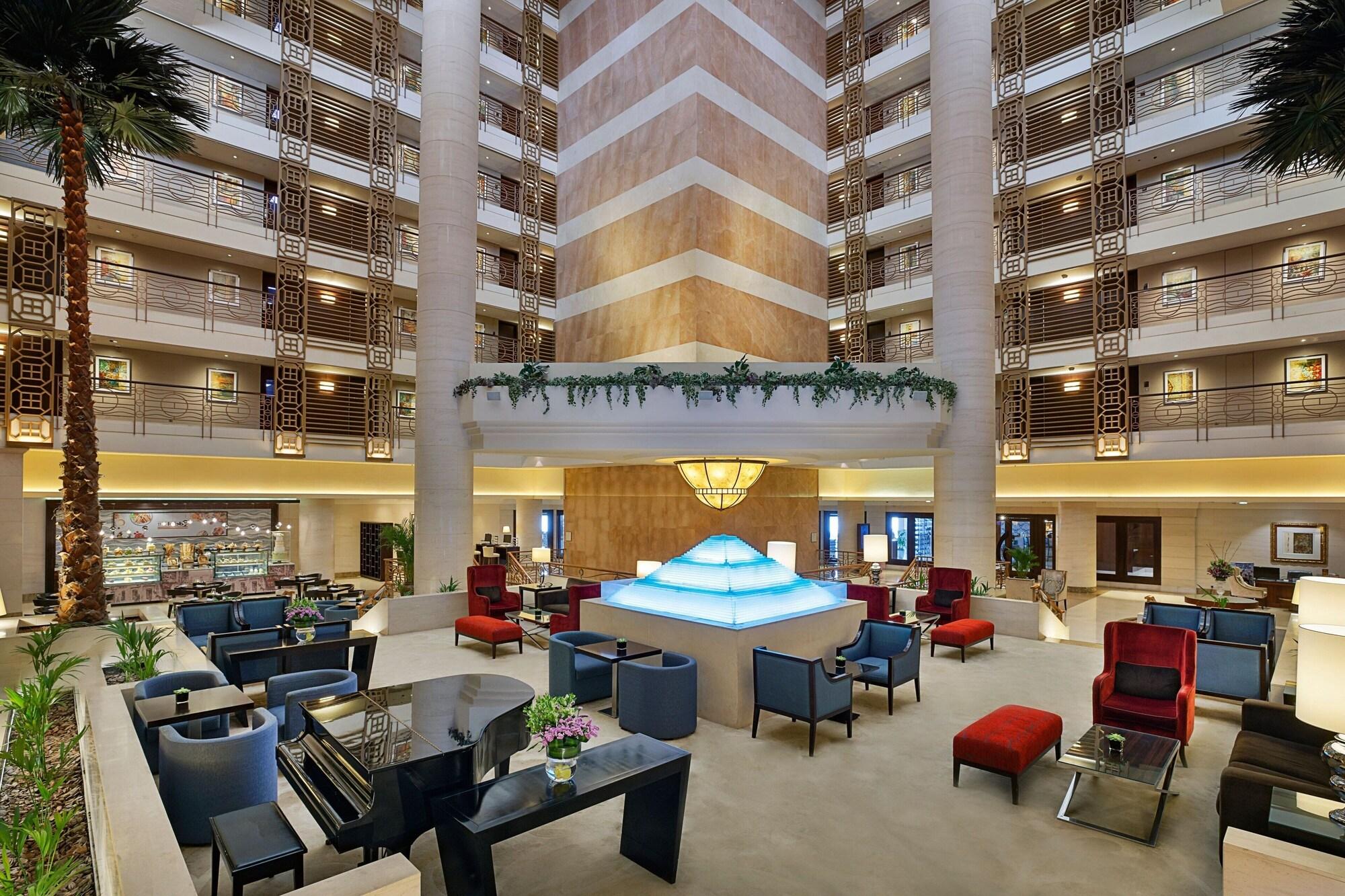 Vista Lobby Sheraton Dubai Creek Hotel & Towers